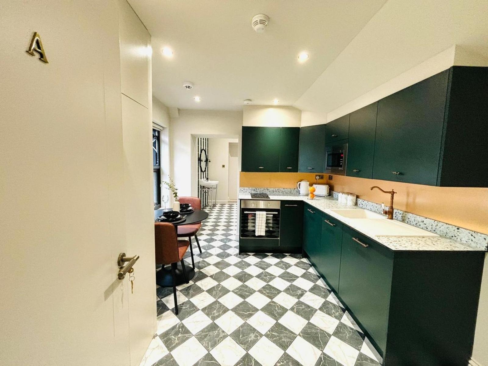Luxury Flats, Location In Town Apartment London