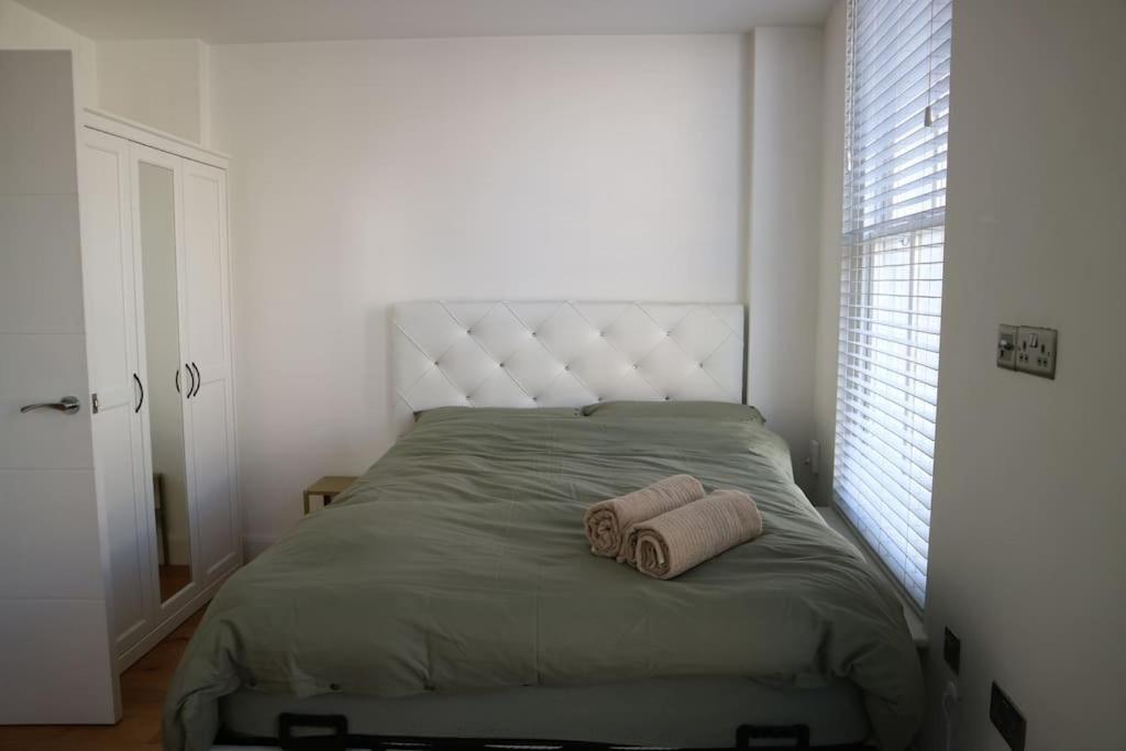 Apartment 2 Bedroom Modern, Simple Flat In Broadway Market *