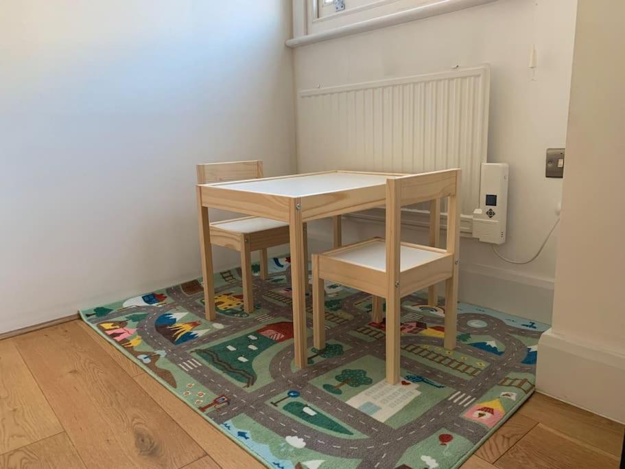 Apartment 2 Bedroom Modern, Simple Flat In Broadway Market London