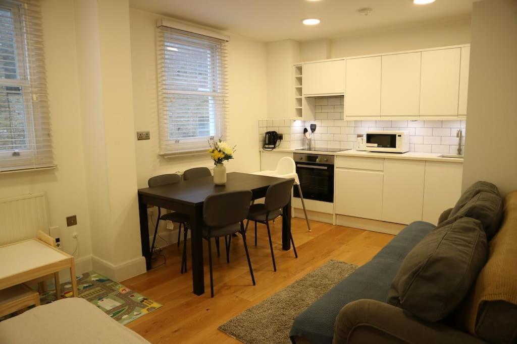 Apartment 2 Bedroom Modern, Simple Flat In Broadway Market *
