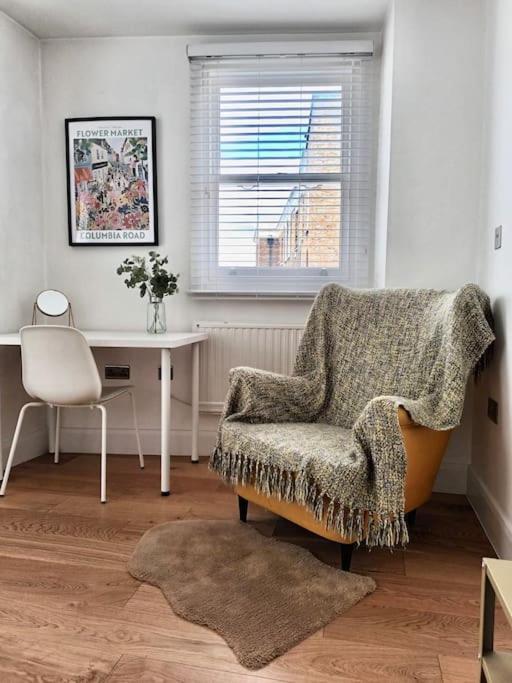 Apartment 2 Bedroom Modern, Simple Flat In Broadway Market London