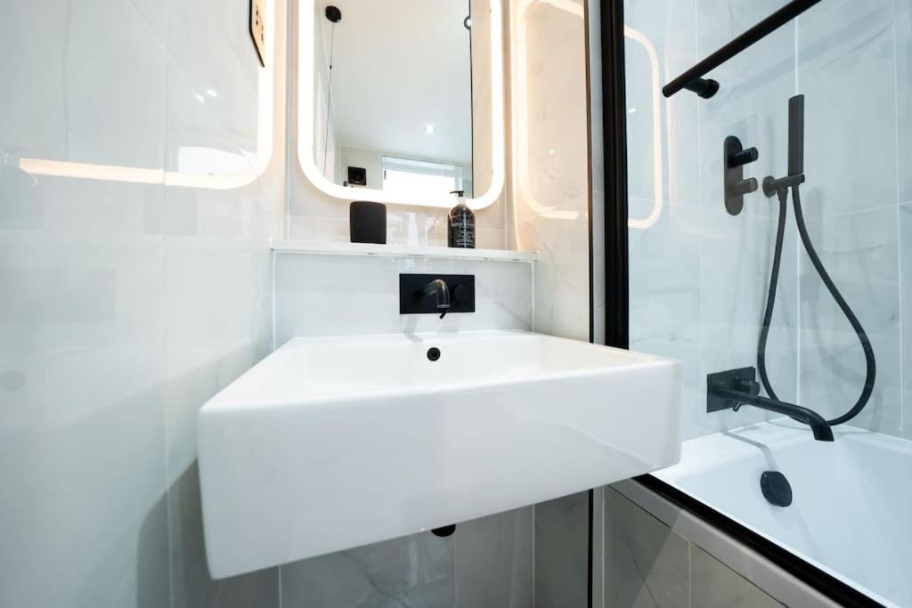 The Green Coach House Holiday home London