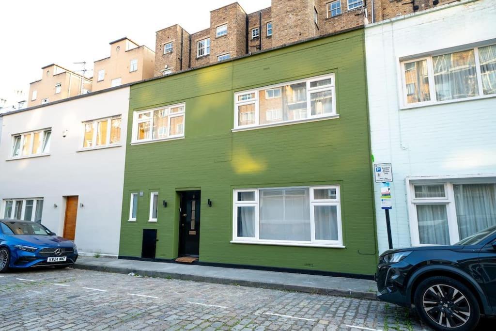 Holiday home The Green Coach House London