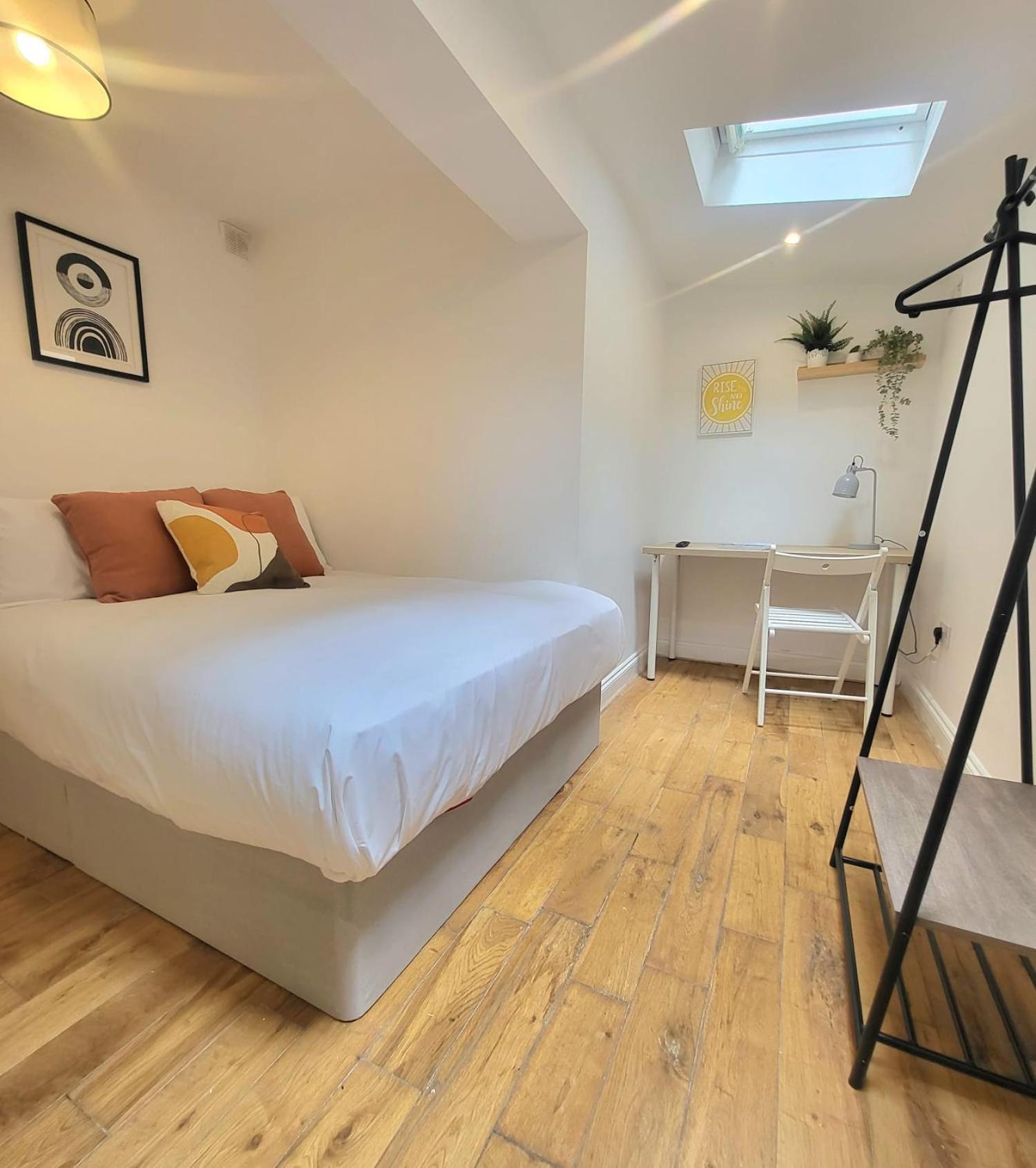 Guest house En-suite Double - Leytonstone E11 *