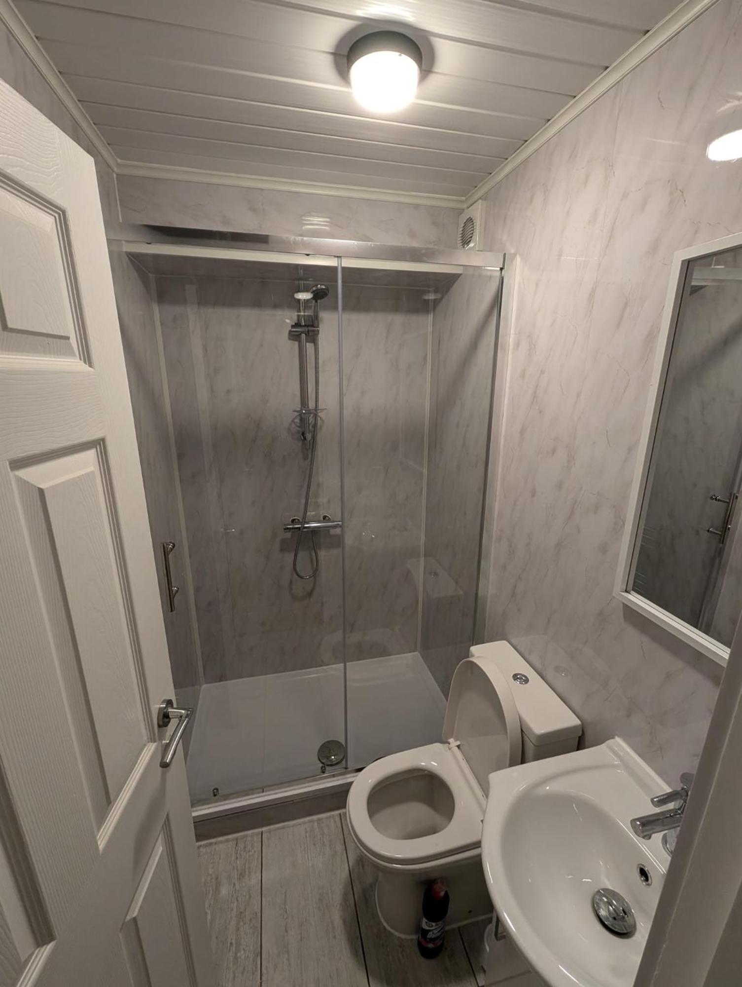 En-suite Double - Leytonstone E11 Guest house *
