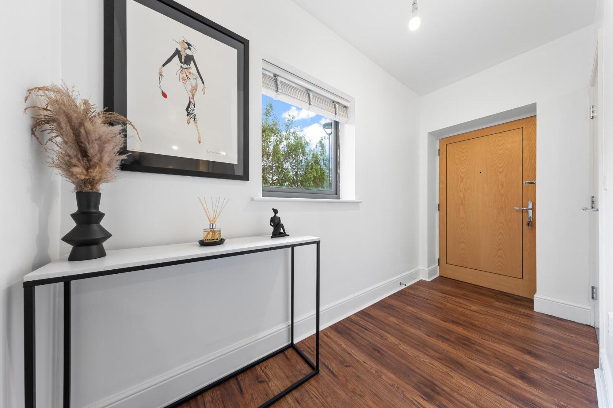 Modern 2 Bedroom In Uxbridge Free Parking Appartement *