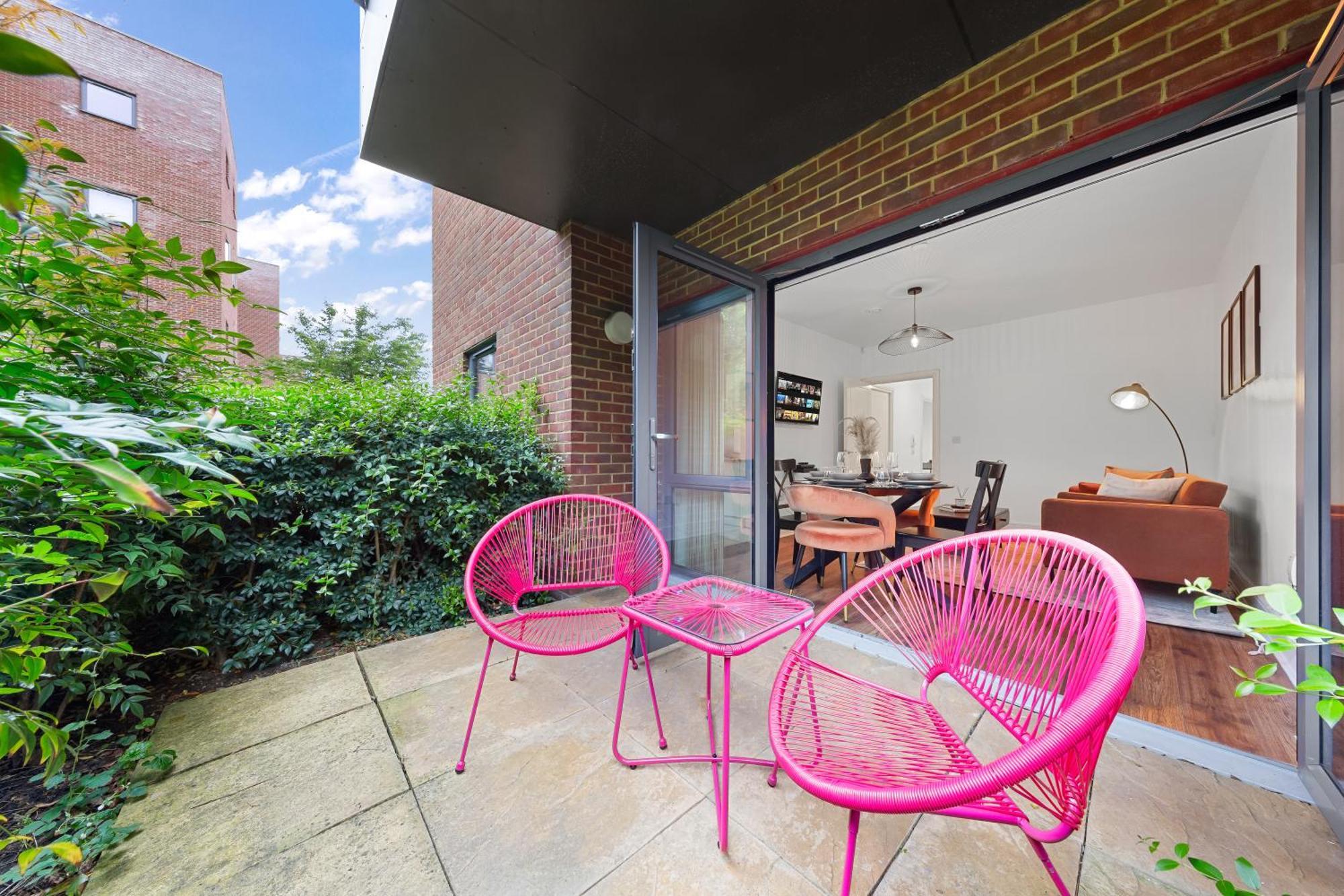 Modern 2 Bedroom In Uxbridge Free Parking Appartement *