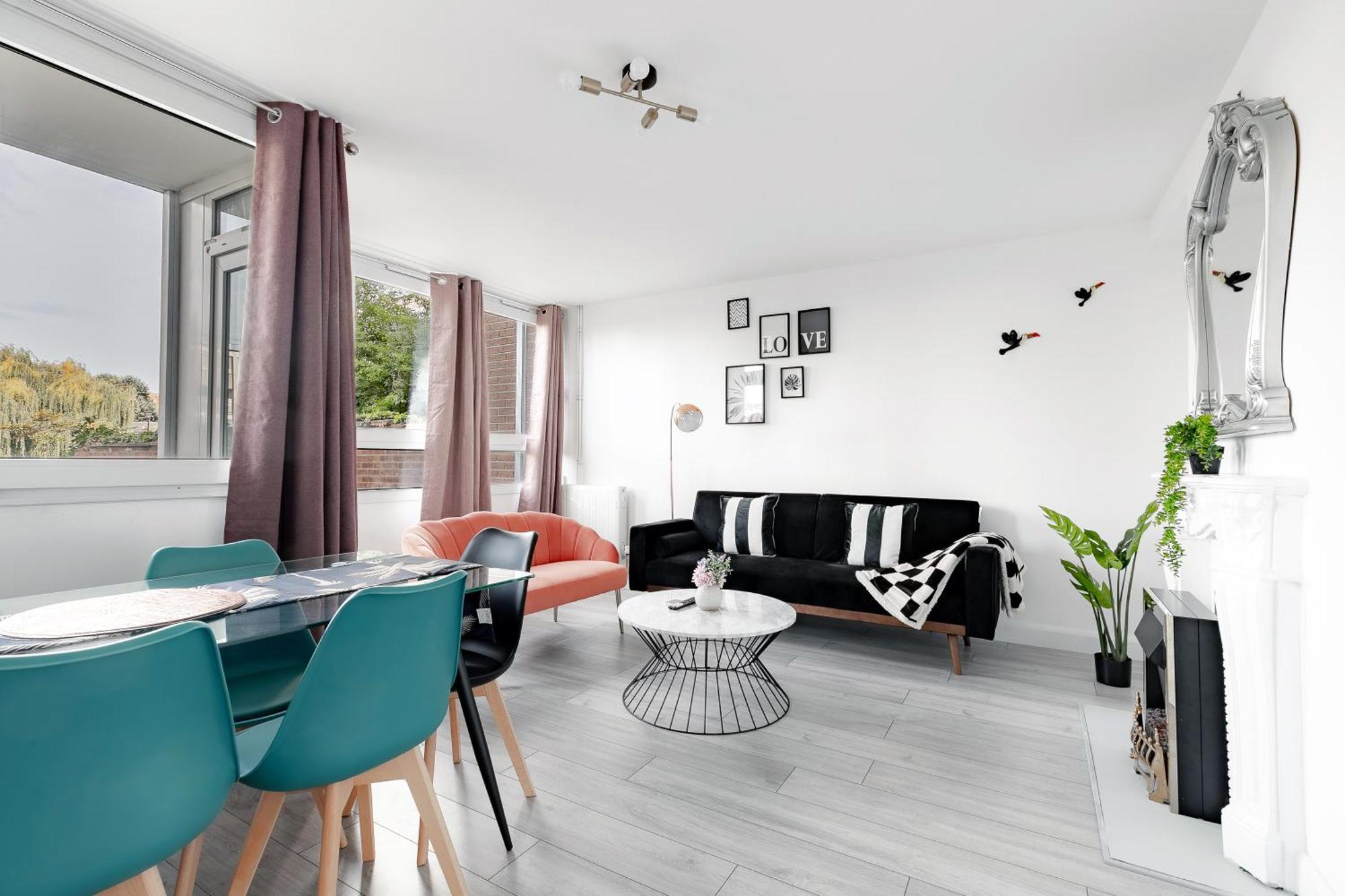 3br Off A13 , Sleeps 6, 2mins To Langdon Dlr,free Parking *
