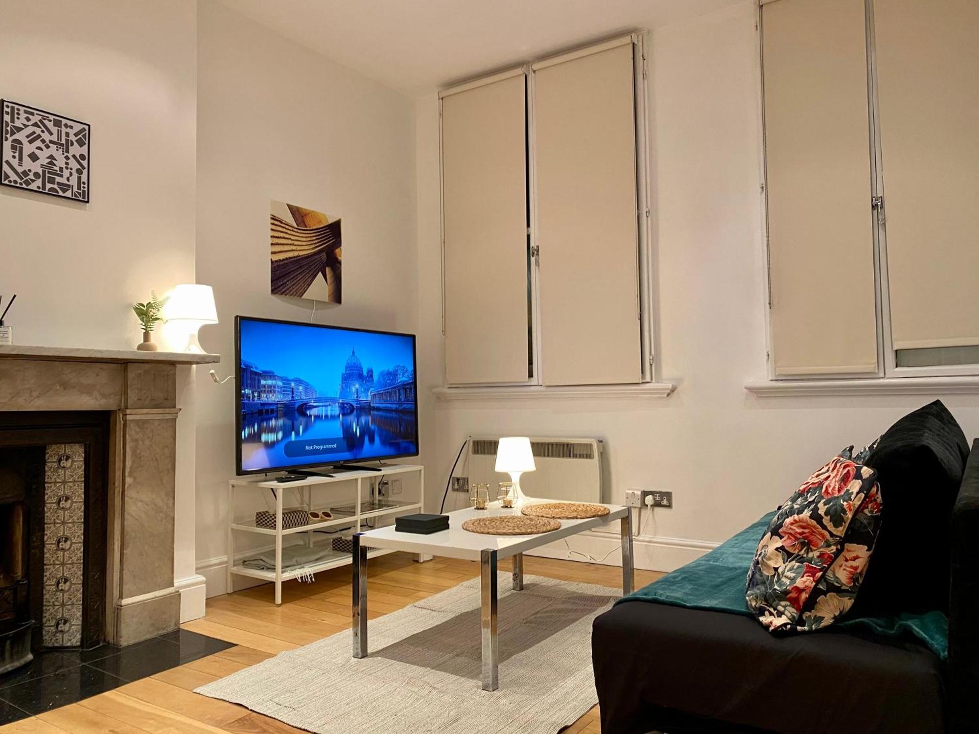 Apartment Entire Flat, Central London, Bank Payment To The Host Within 24h From The Reservation London