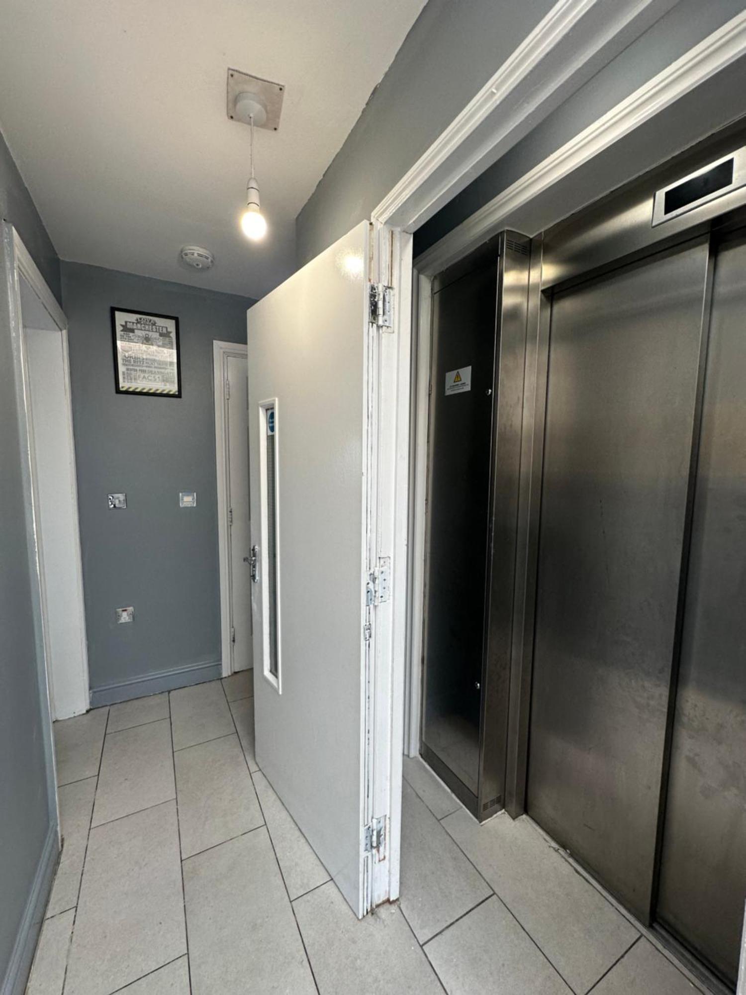 Homestay Luxury In Rooftop Penthouse In Central London, Shared Flat
