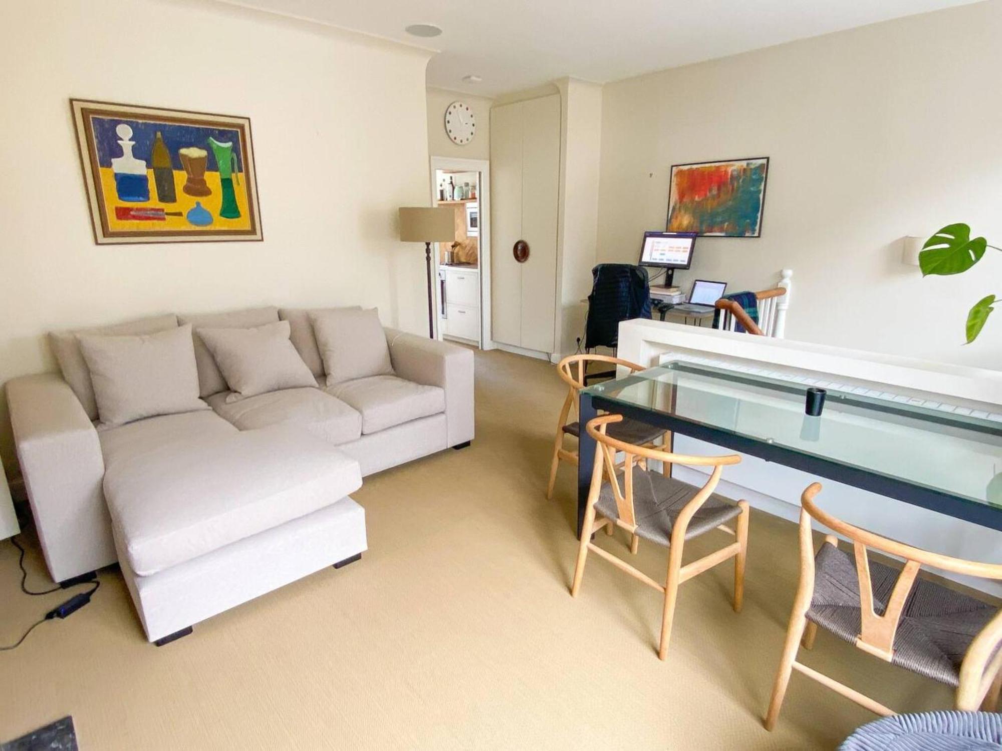 Quaint 1bd Flat Private Balcony West Kensington Apartment London