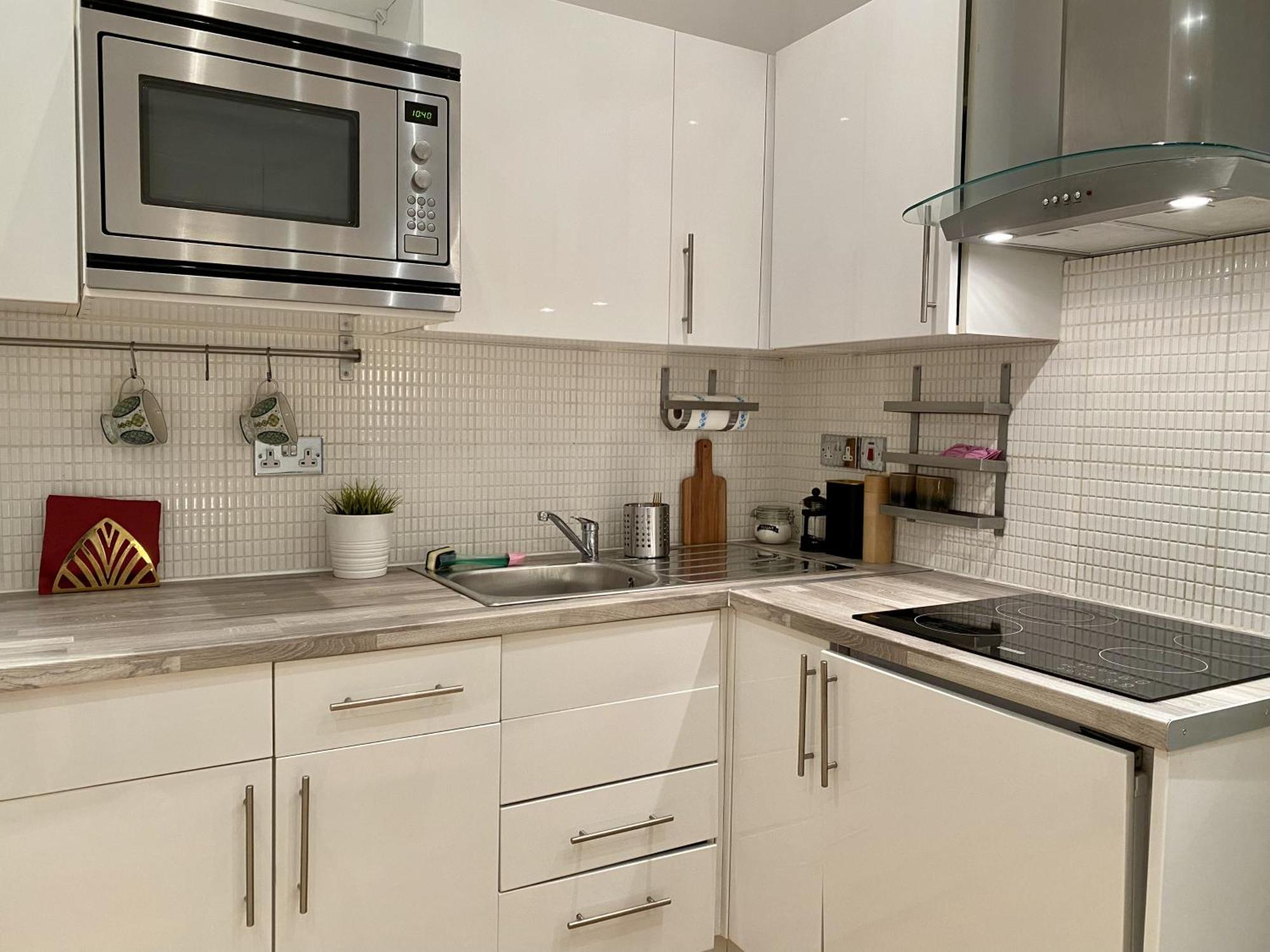 Entire Flat, Central London, Bank Payment To The Host Within 24h From The Reservation London