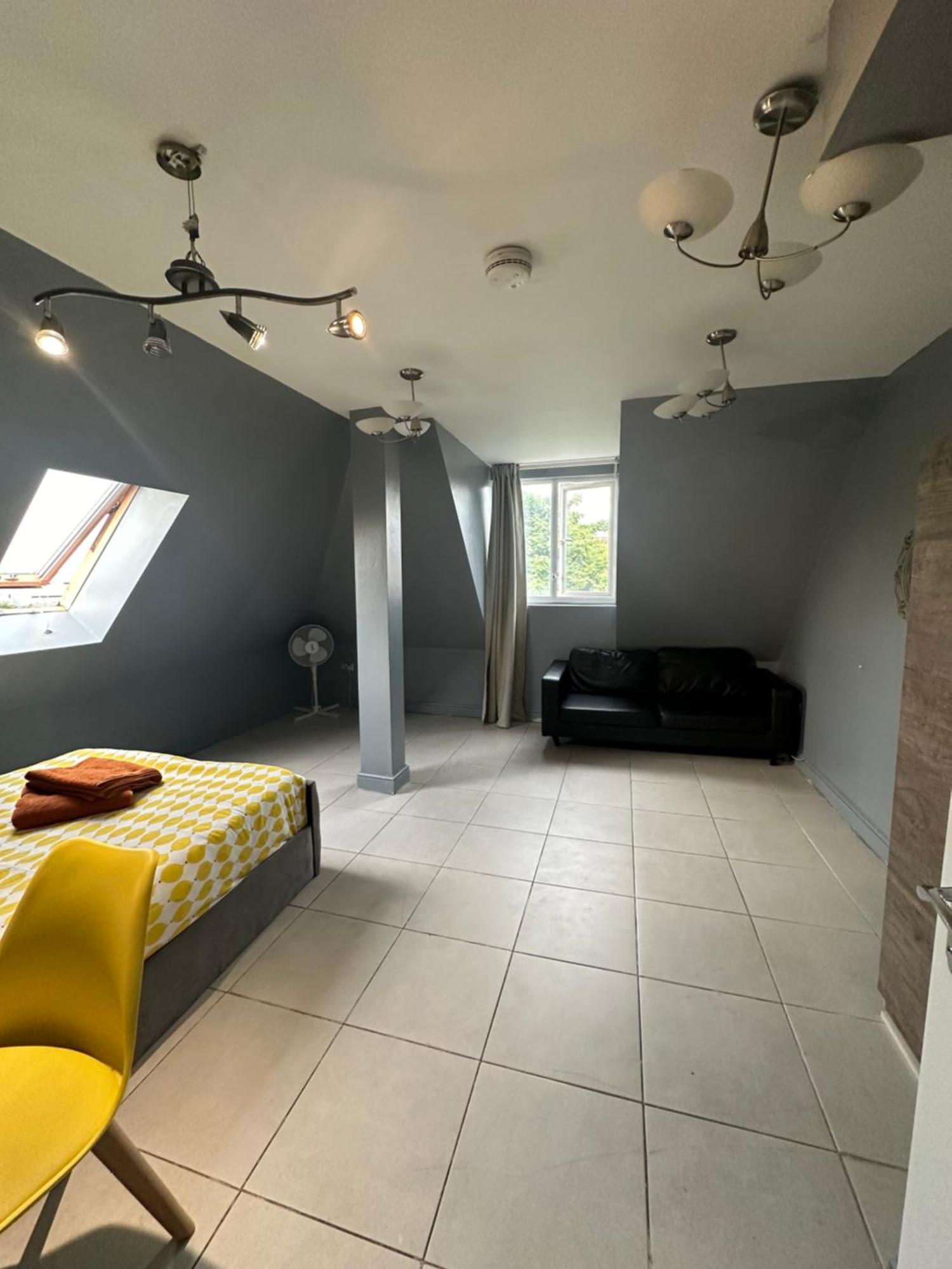 Luxury In Rooftop Penthouse In Central London, Shared Flat Homestay London