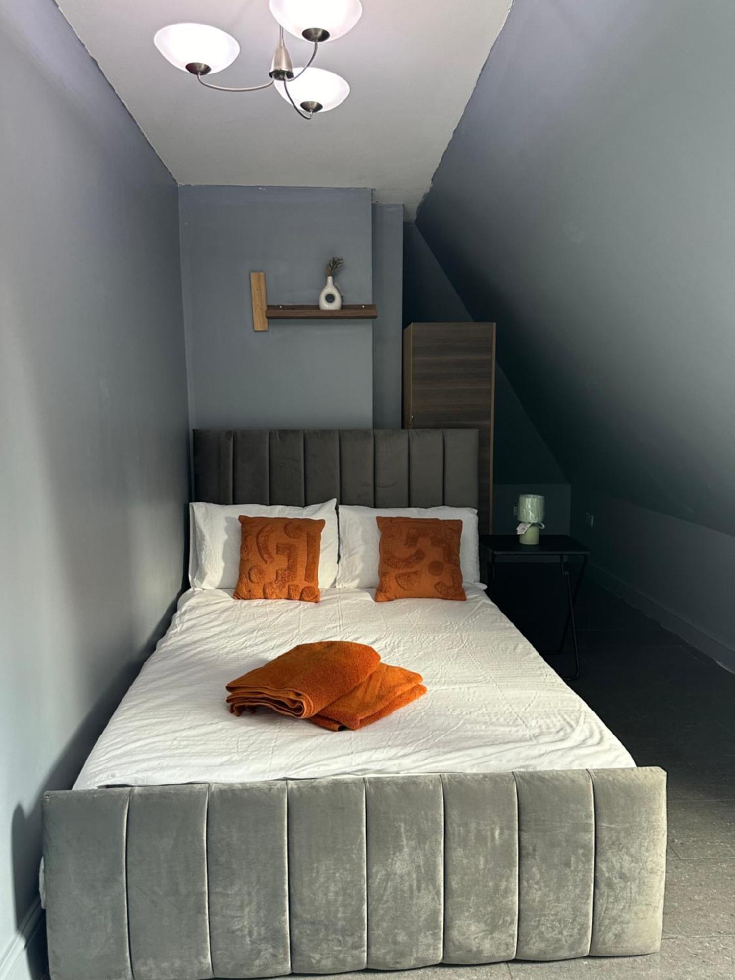 Homestay Luxury In Rooftop Penthouse In Central London, Shared Flat London