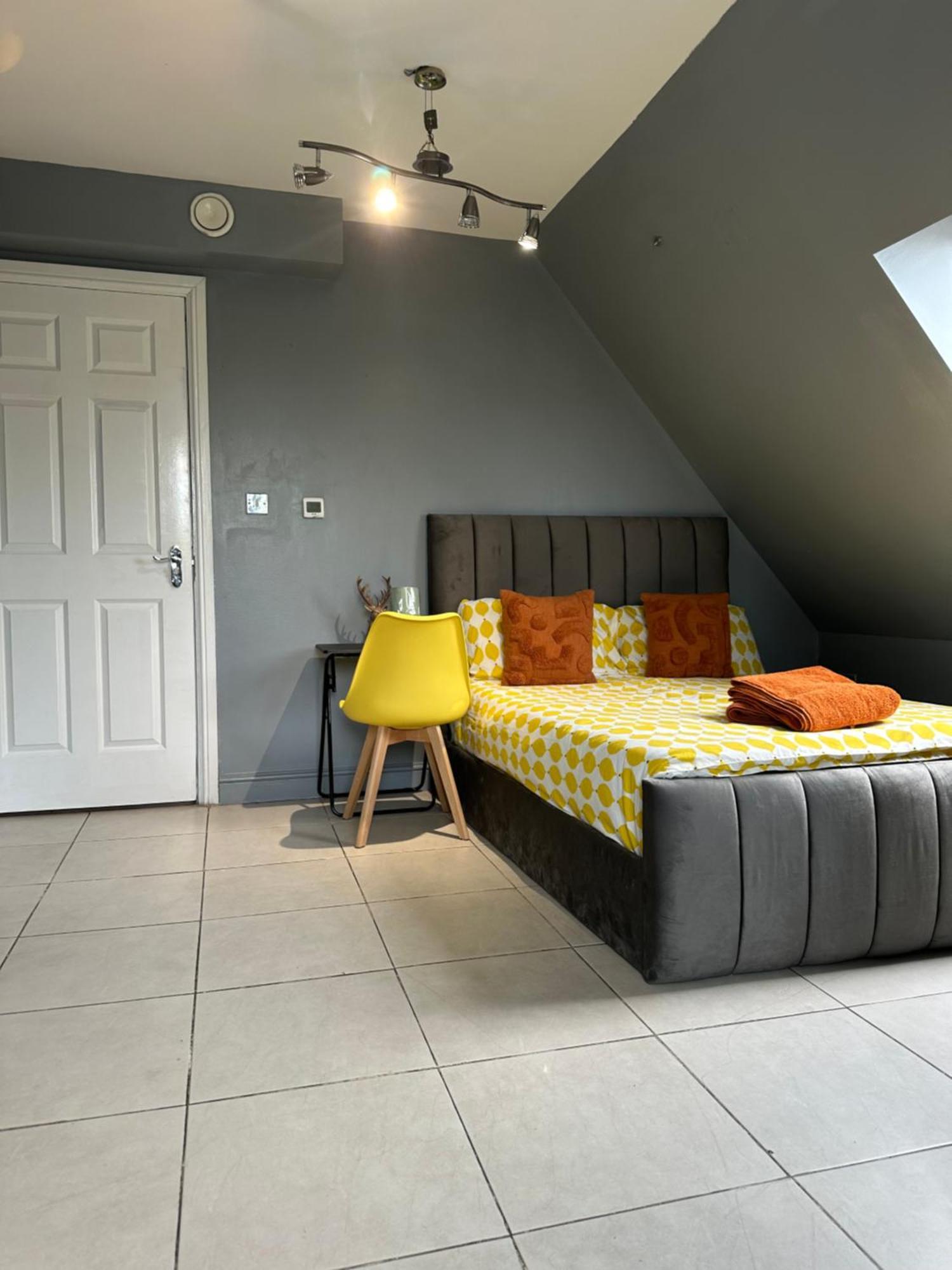 Homestay Luxury In Rooftop Penthouse In Central London, Shared Flat London