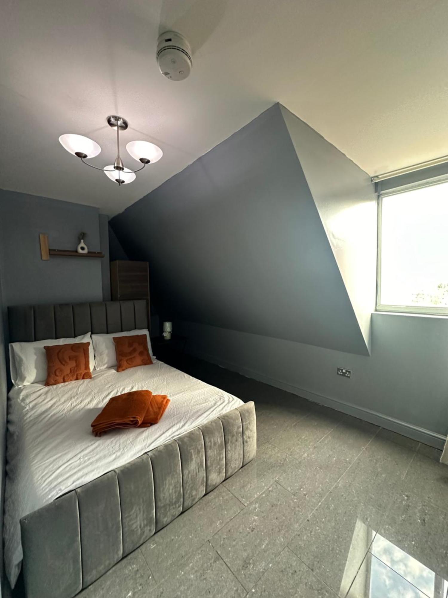 Luxury In Rooftop Penthouse In Central London, Shared Flat Homestay