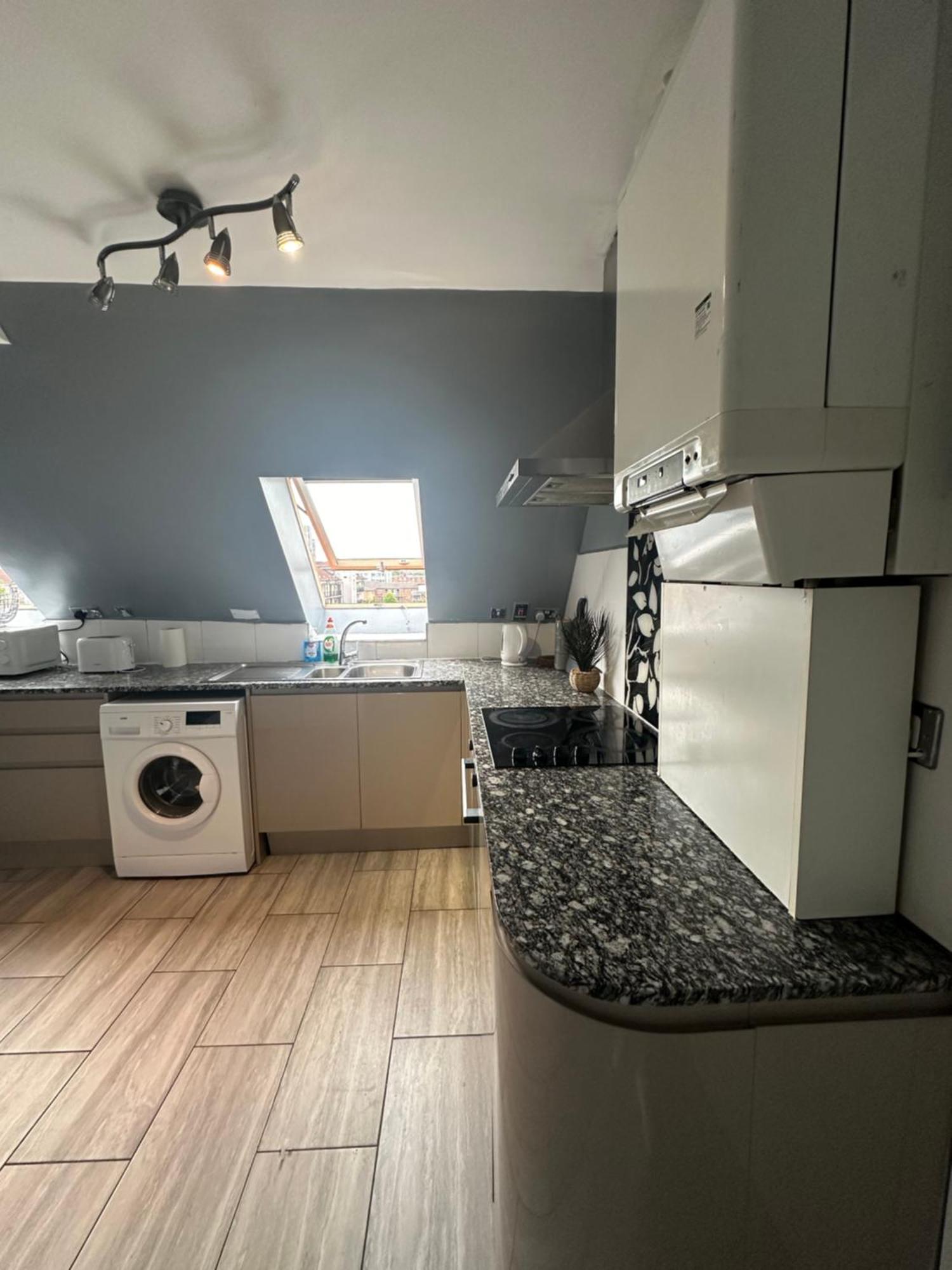 Homestay Luxury In Rooftop Penthouse In Central London, Shared Flat *