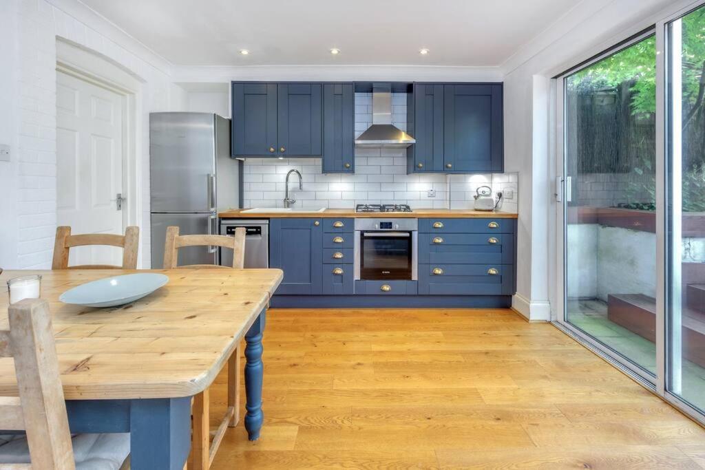 Charming Hampstead Retreat With Patio Apartment London