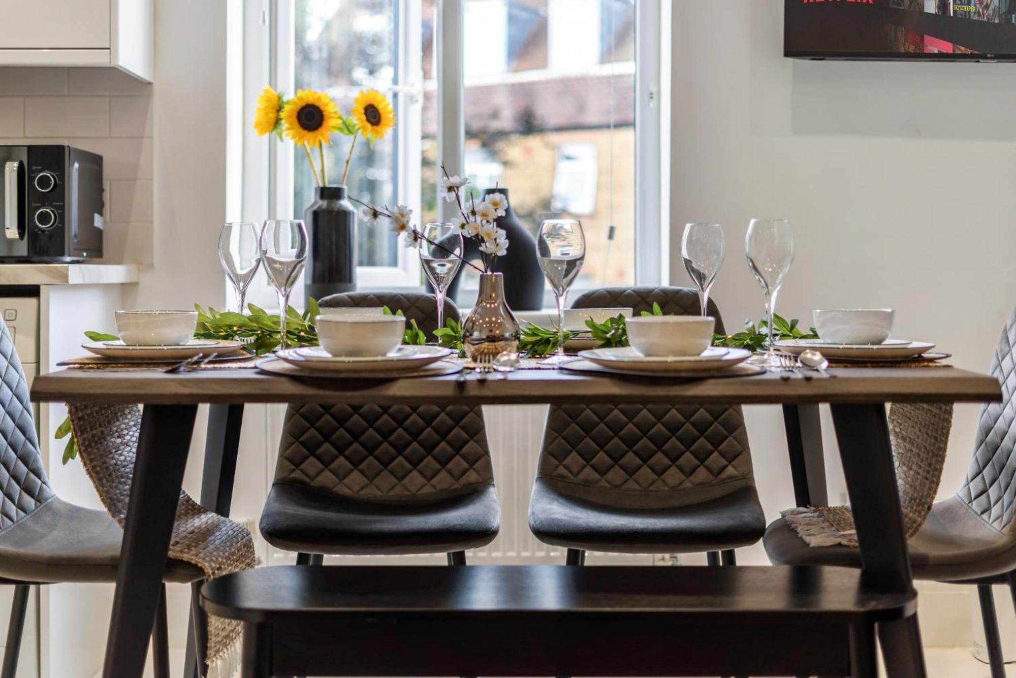2025 Award Winning - 2 Bedroom Luxury Next To Wembley Stadium