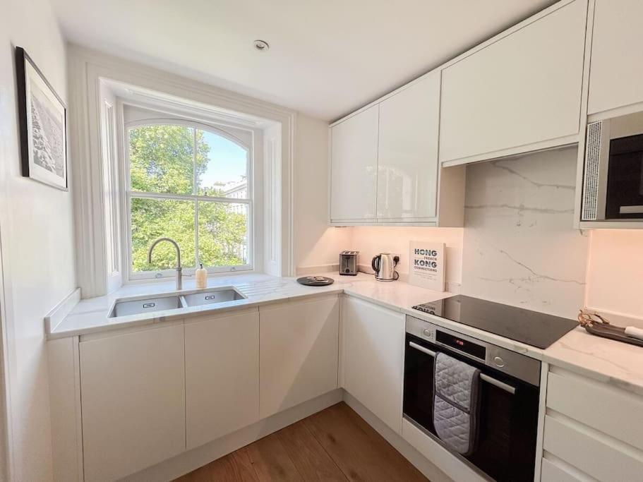 Luxurious In A Prestigious Location * London