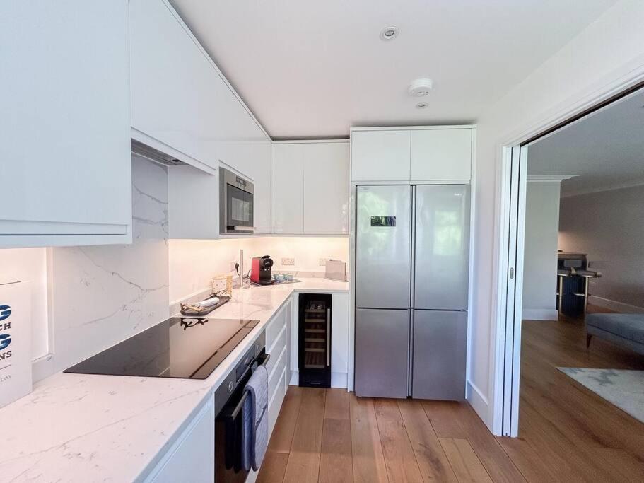 Luxurious In A Prestigious Location * London