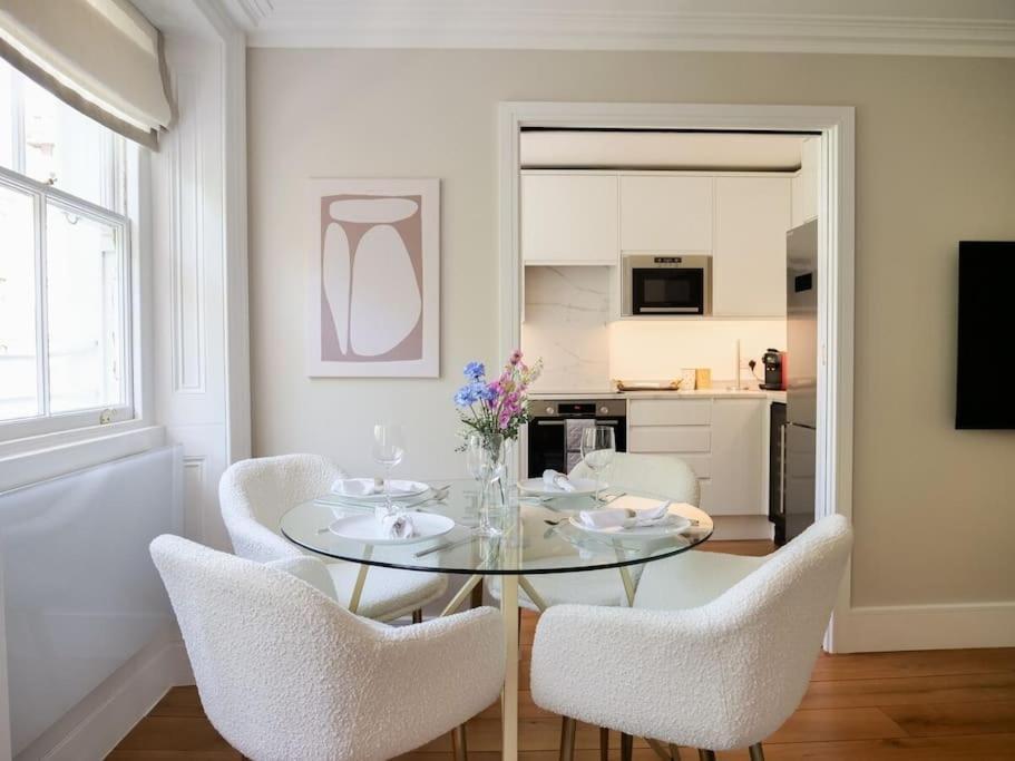Luxurious In A Prestigious Location Apartment *