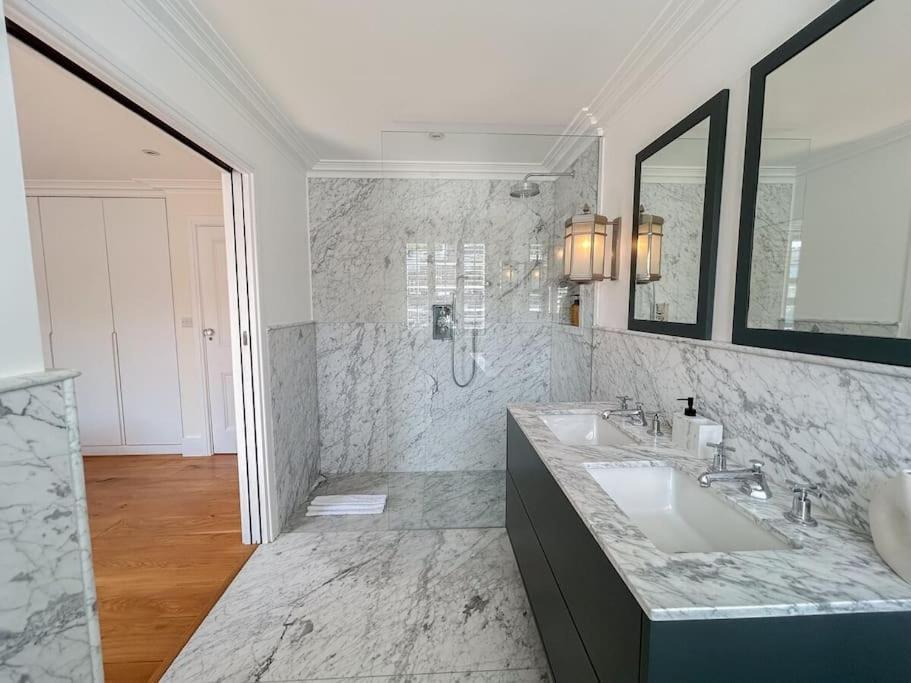 Apartment Luxurious In A Prestigious Location *
