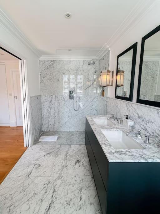 Apartment Luxurious In A Prestigious Location London