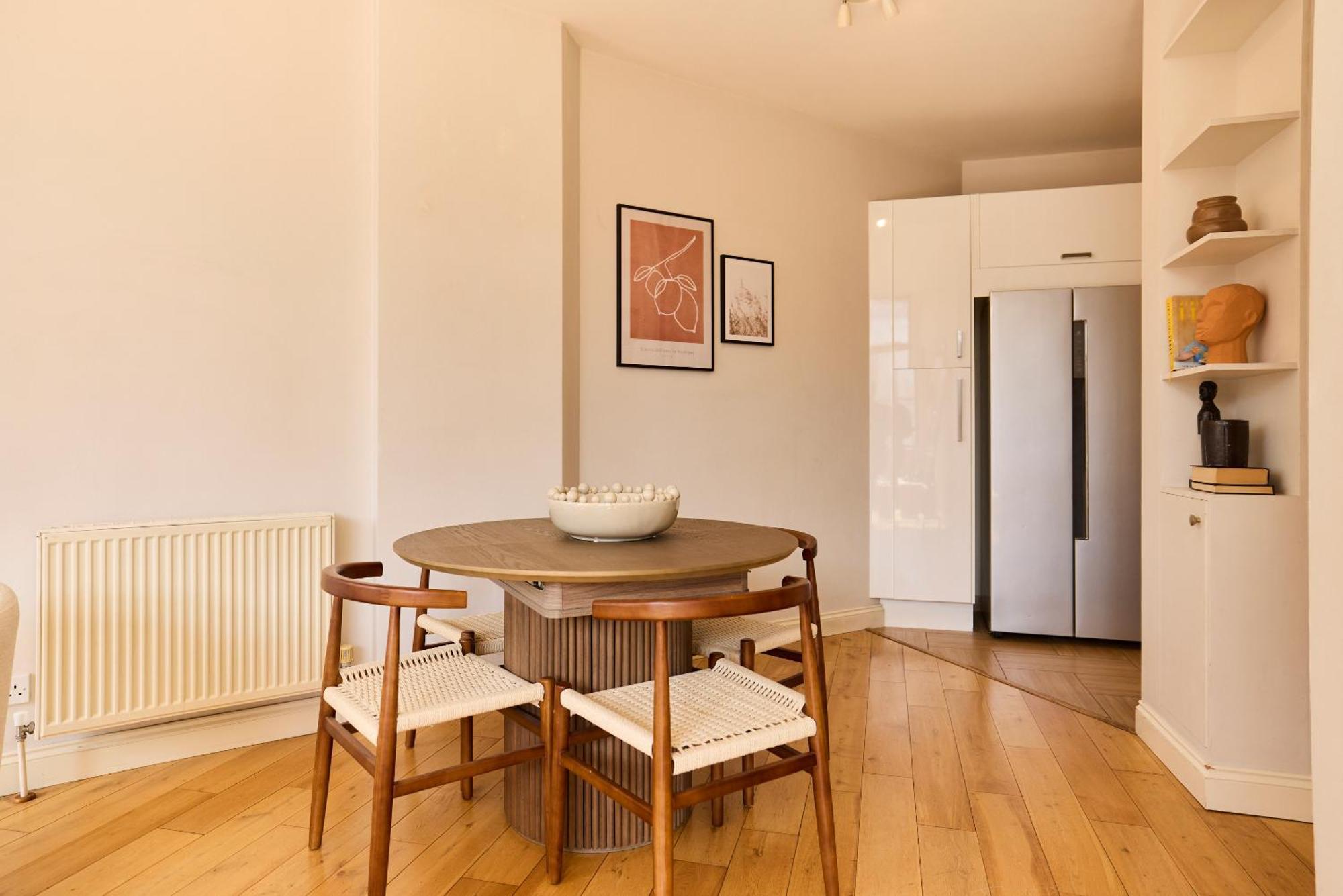 The Spitalfields Beauty - Bright 2bdr Flat * London