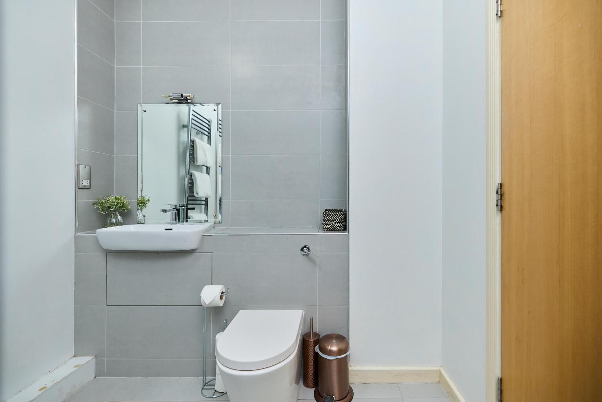 The Spitalfields Beauty - Bright 2bdr Flat Apartment