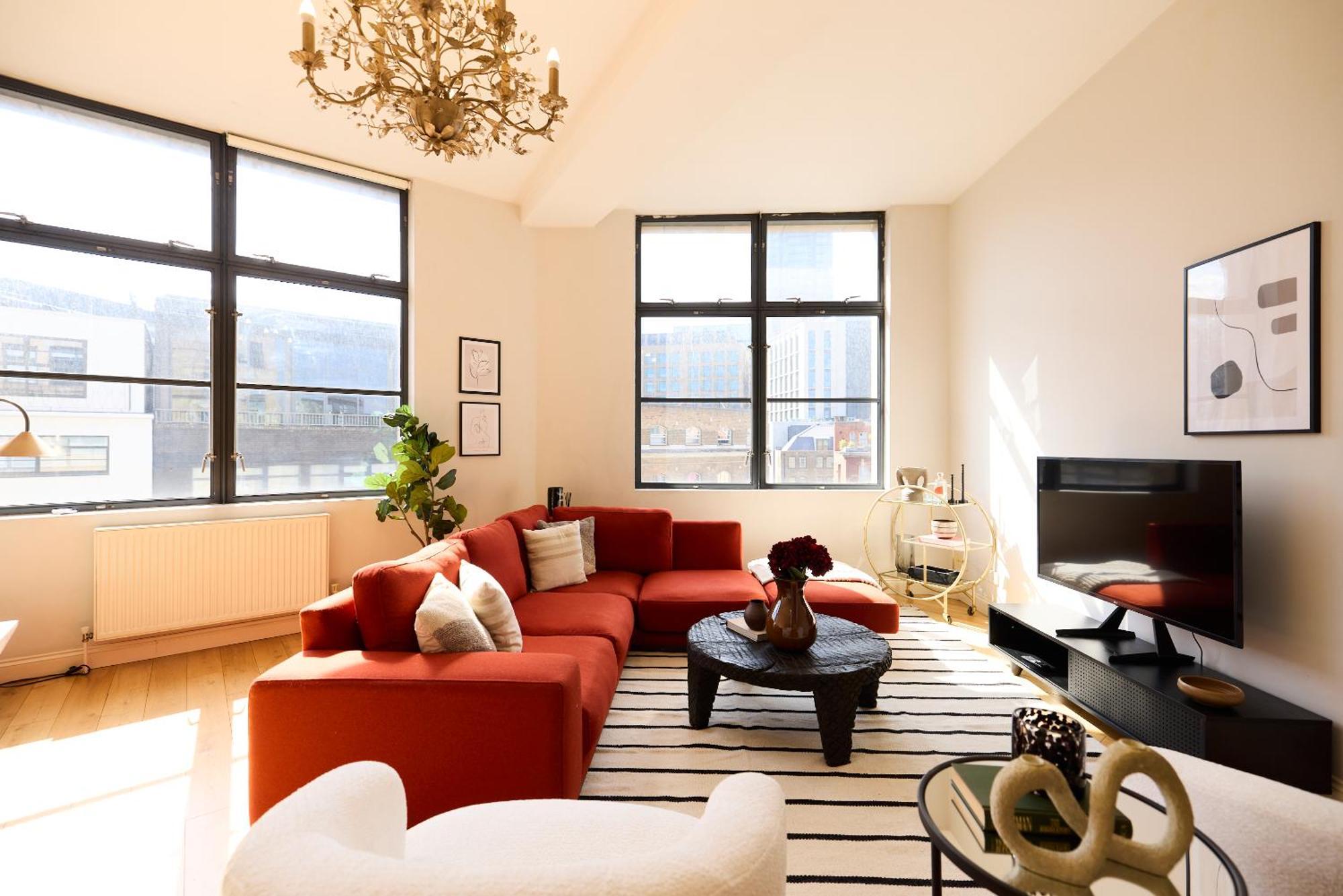 The Spitalfields Beauty - Bright 2bdr Flat * London