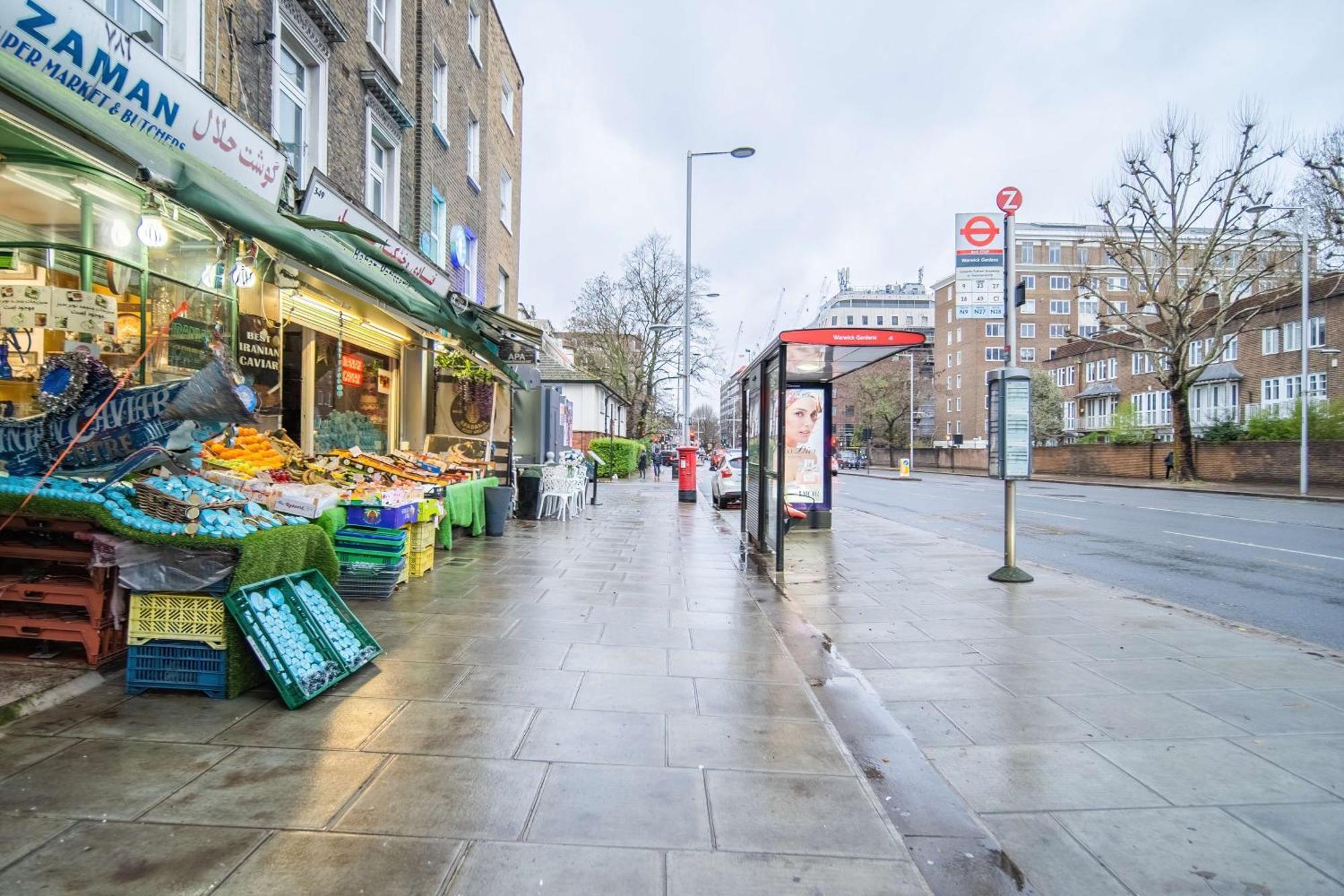Modern Two Bed Kensington With Free Wifi