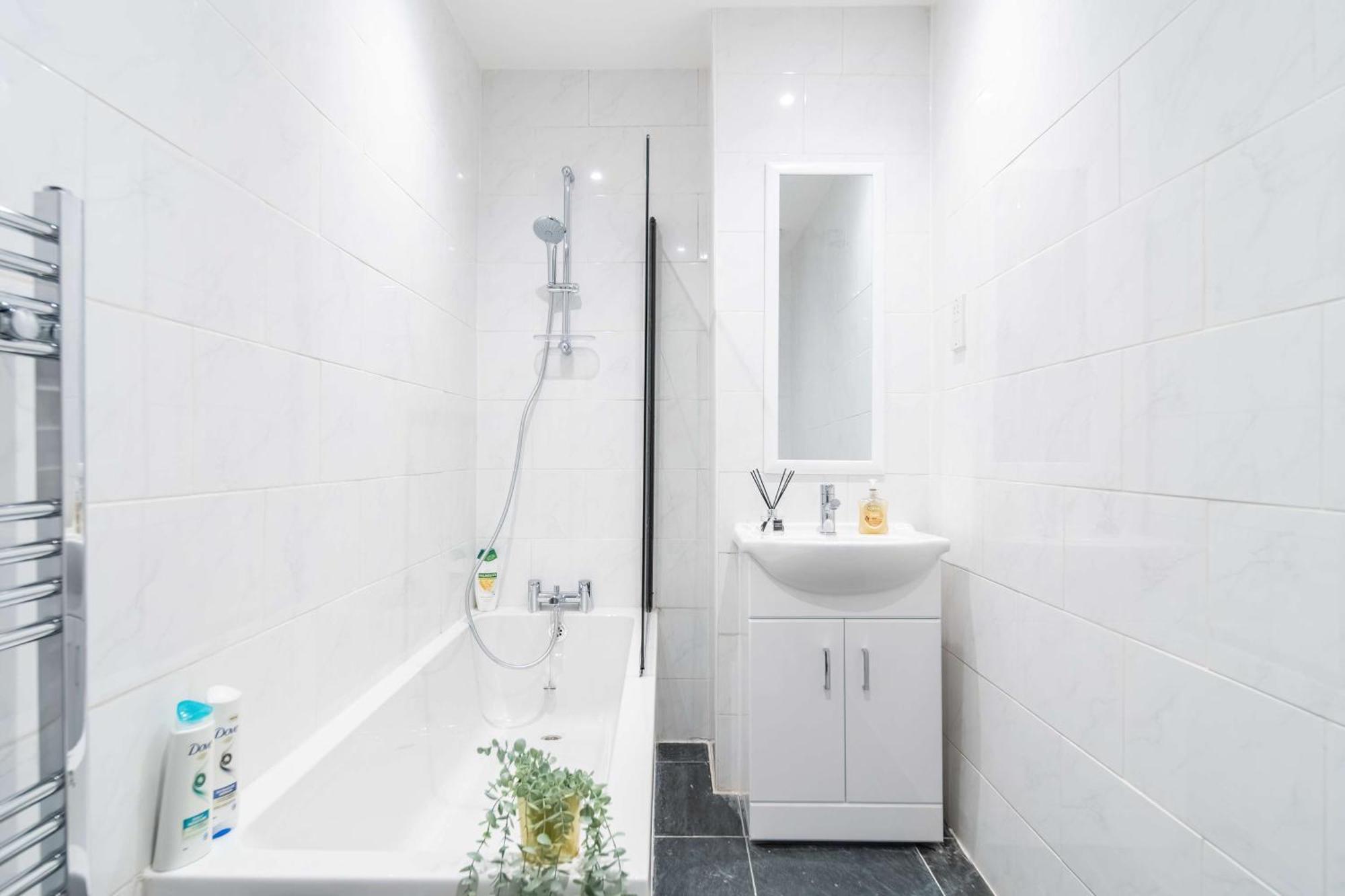 Apartment Modern Two Bed Kensington With Free Wifi *