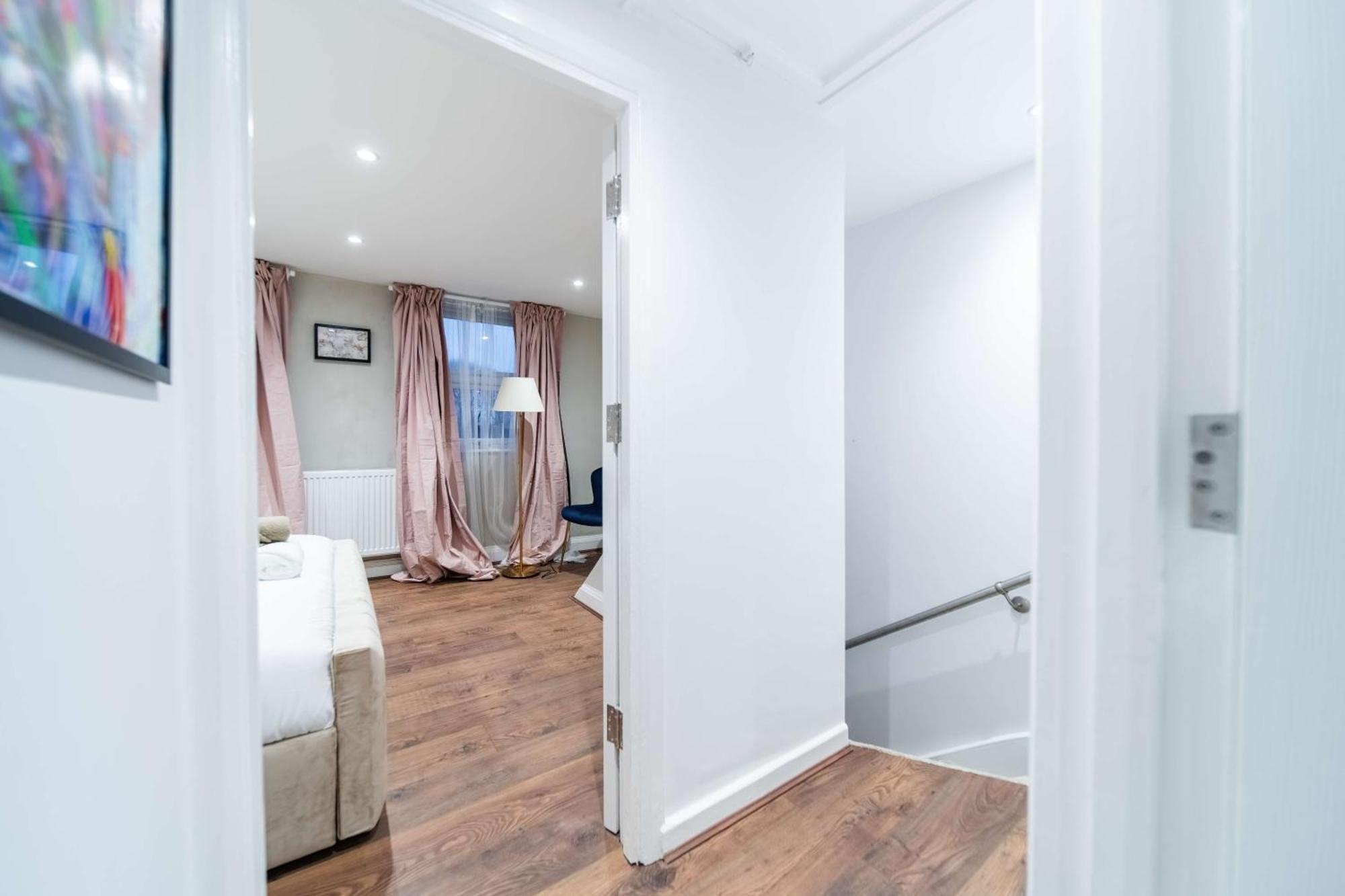 Modern Two Bed Kensington With Free Wifi * London