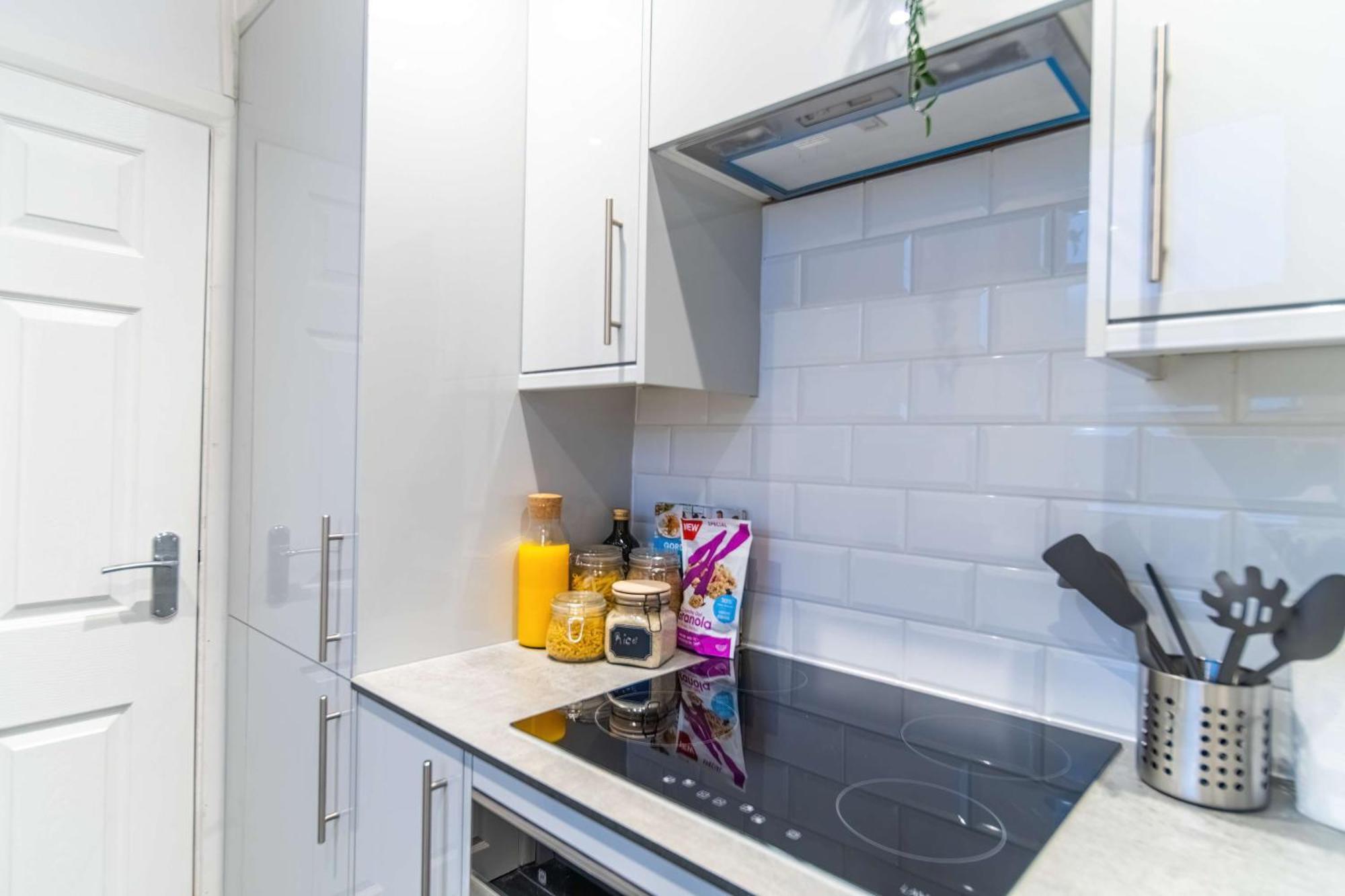 Modern Two Bed Kensington With Free Wifi * London