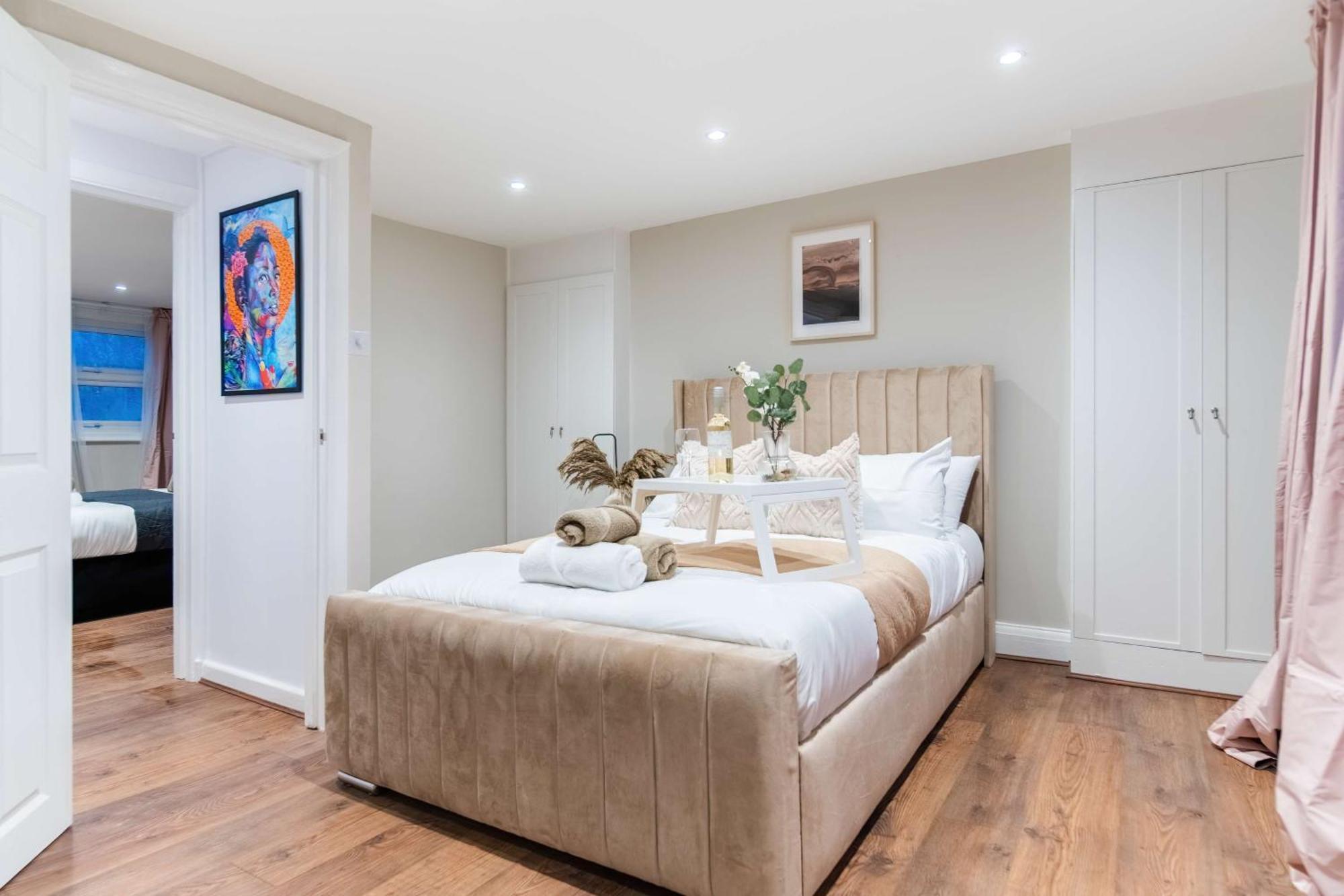 Modern Two Bed Kensington With Free Wifi Apartment *