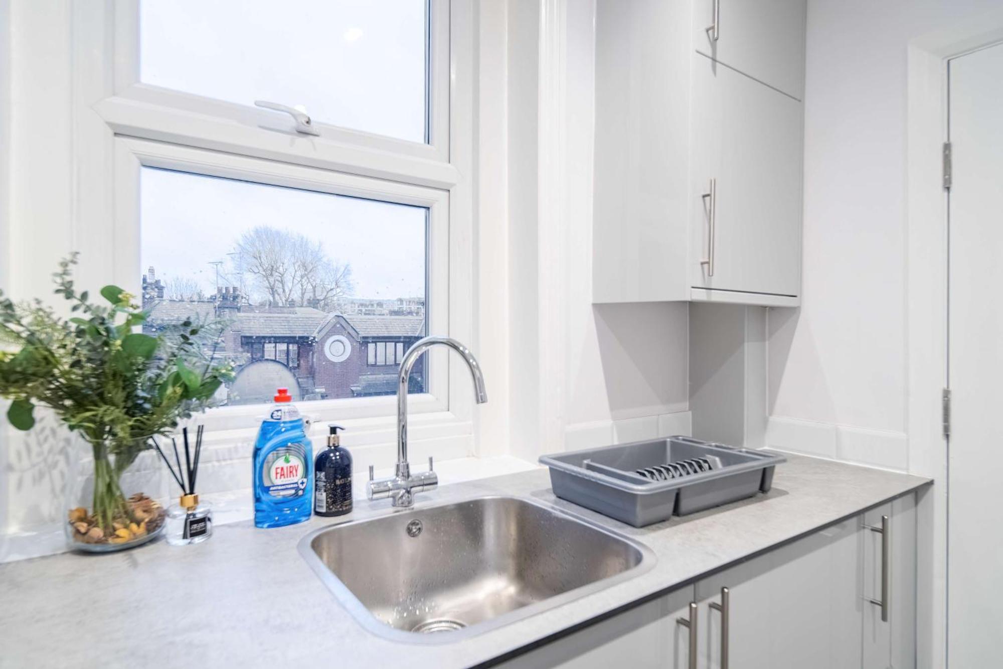 Apartment Modern Two Bed Kensington With Free Wifi London