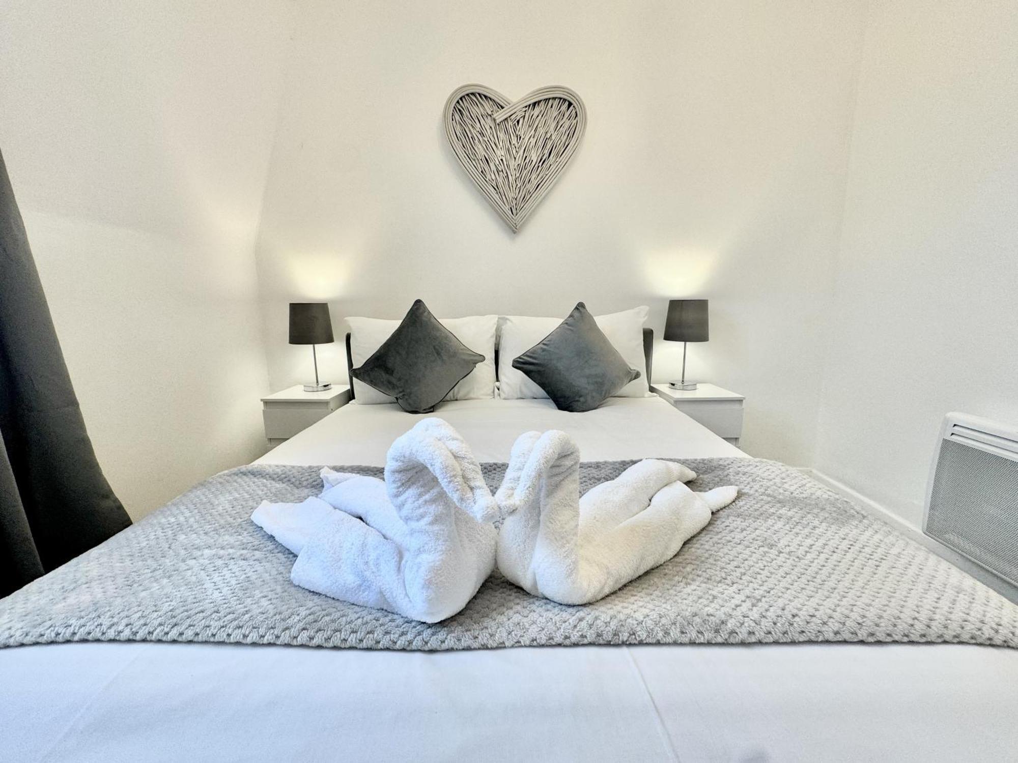 Apartamento Newly Renovated Kensington 2 Bedroom With Balcony Near Harrods Sleeps 6, 2 Min Walk From Station Londres