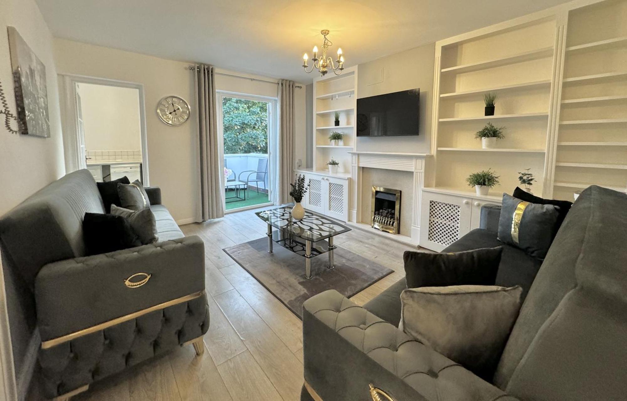 Apartamento Newly Renovated Kensington 2 Bedroom With Balcony Near Harrods Sleeps 6, 2 Min Walk From Station *