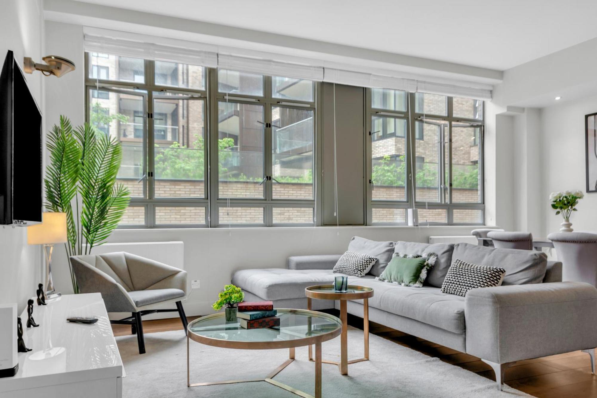 Apartment Mysquare Contemporary Serviced In Of