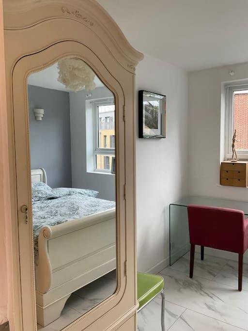 Apartment Studi5 Cozy Urban With Modern Amenities In Prime Location