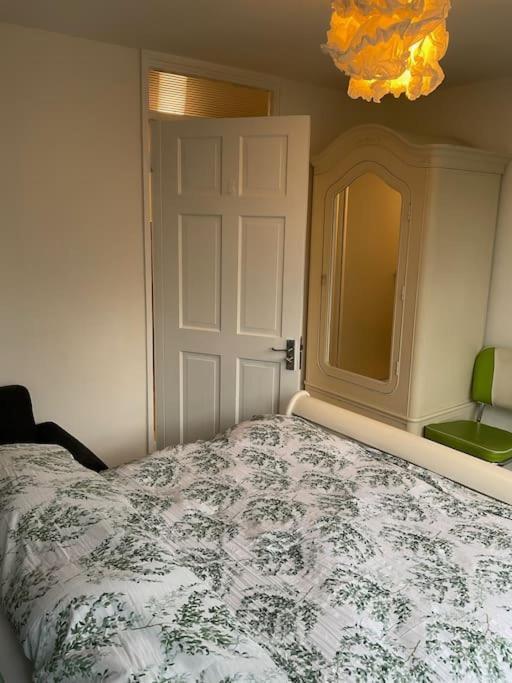 Studi5 Cozy Urban With Modern Amenities In Prime Location Apartment London