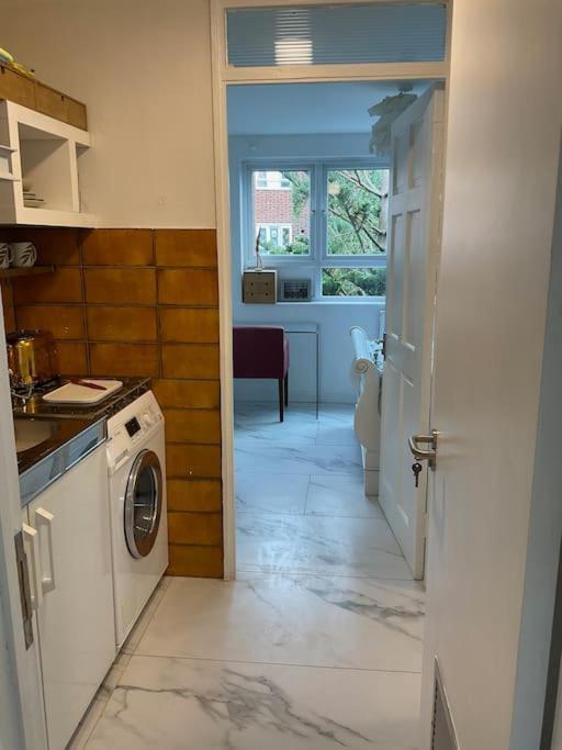 Studi5 Cozy Urban With Modern Amenities In Prime Location * London
