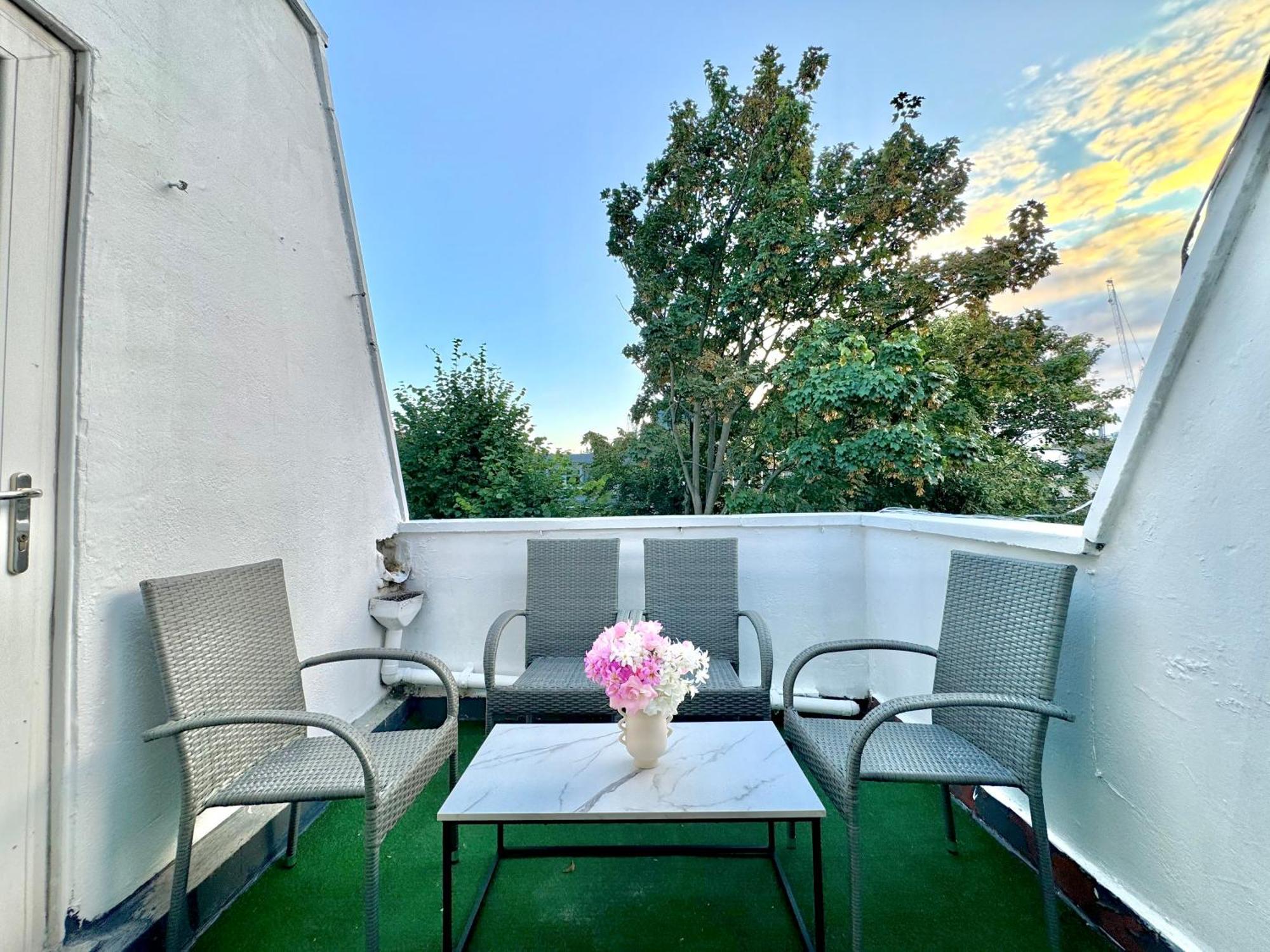 Apartamento Newly Renovated Kensington 2 Bedroom With Balcony Near Harrods Sleeps 6, 2 Min Walk From Station Londres