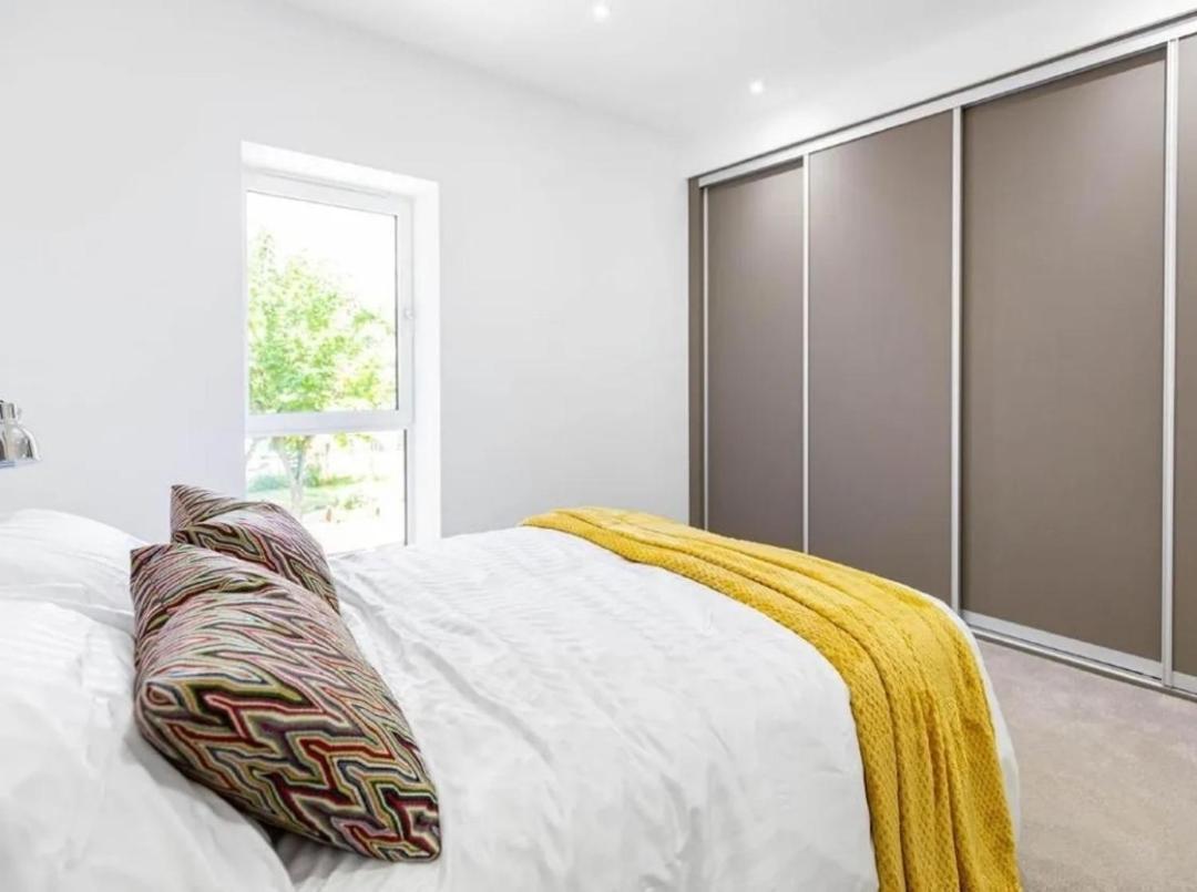 Cosy Two Bed Serviced In Tower Bridge Bridge - Perfect For Long Stay, Business, Leisure And Relocations
