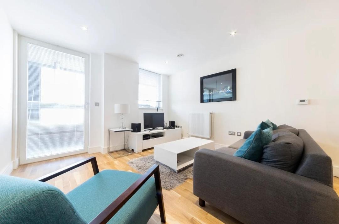 Cosy Two Bed Serviced In Tower Bridge Bridge - Perfect For Long Stay, Business, Leisure And Relocations Apartment