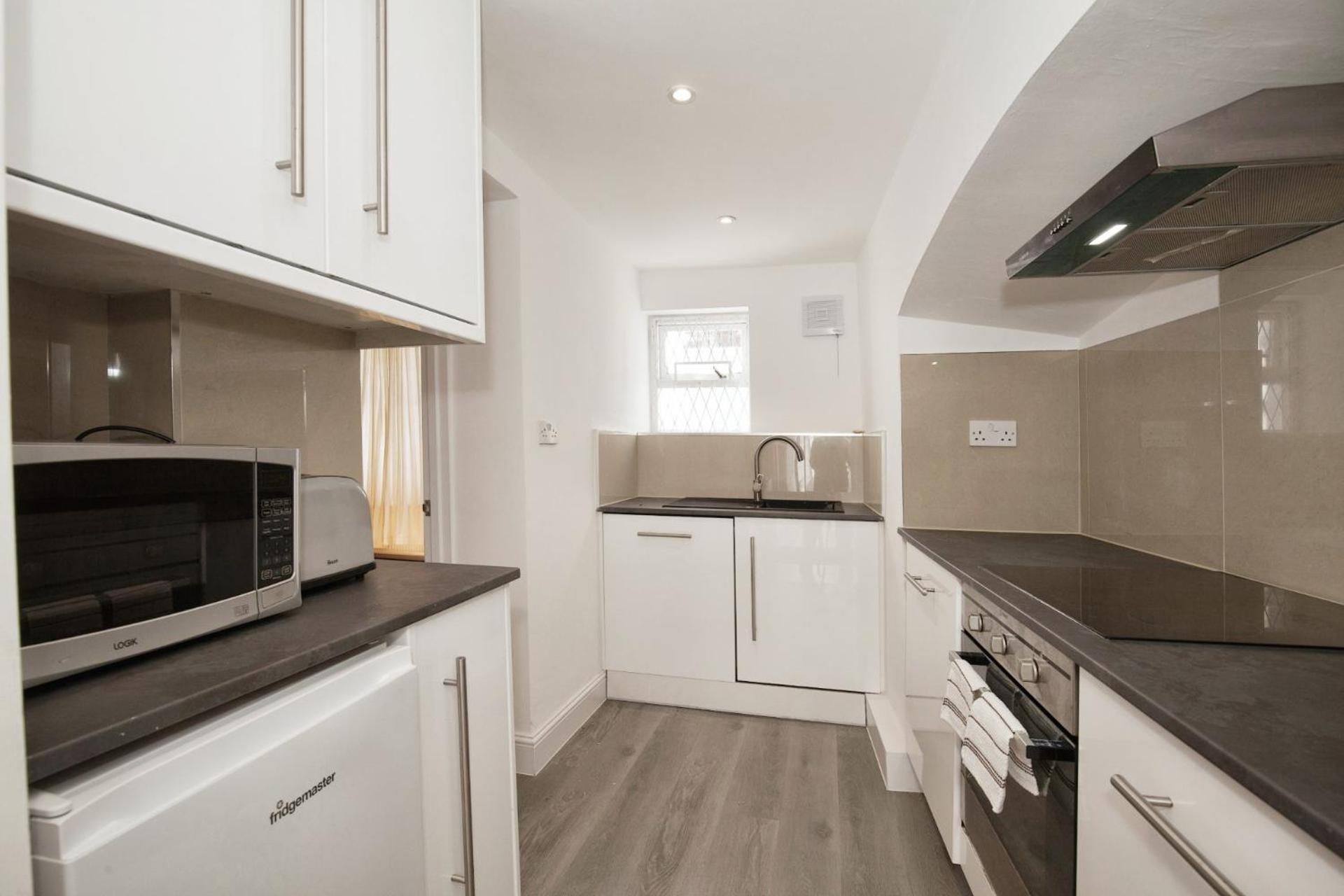 Well Located South Kensington Flat Apartment