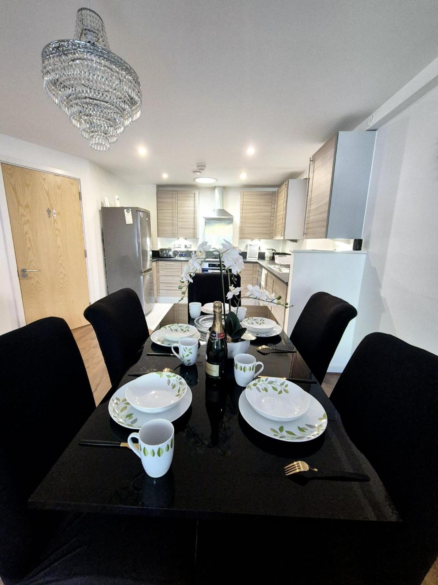 Explore London: 2 Bedroom House In Wood Vakantiehuis