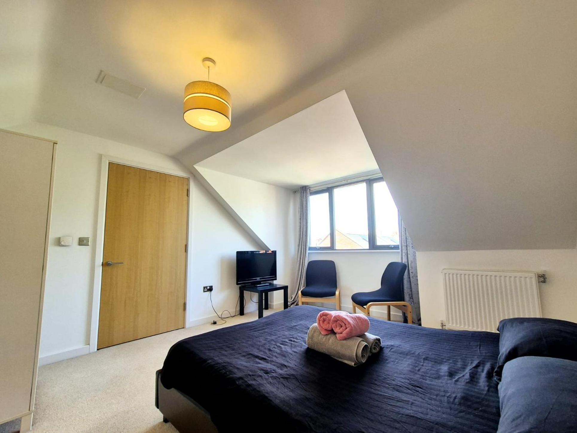 Explore London: 2 Bedroom House In Wood Vakantiehuis *