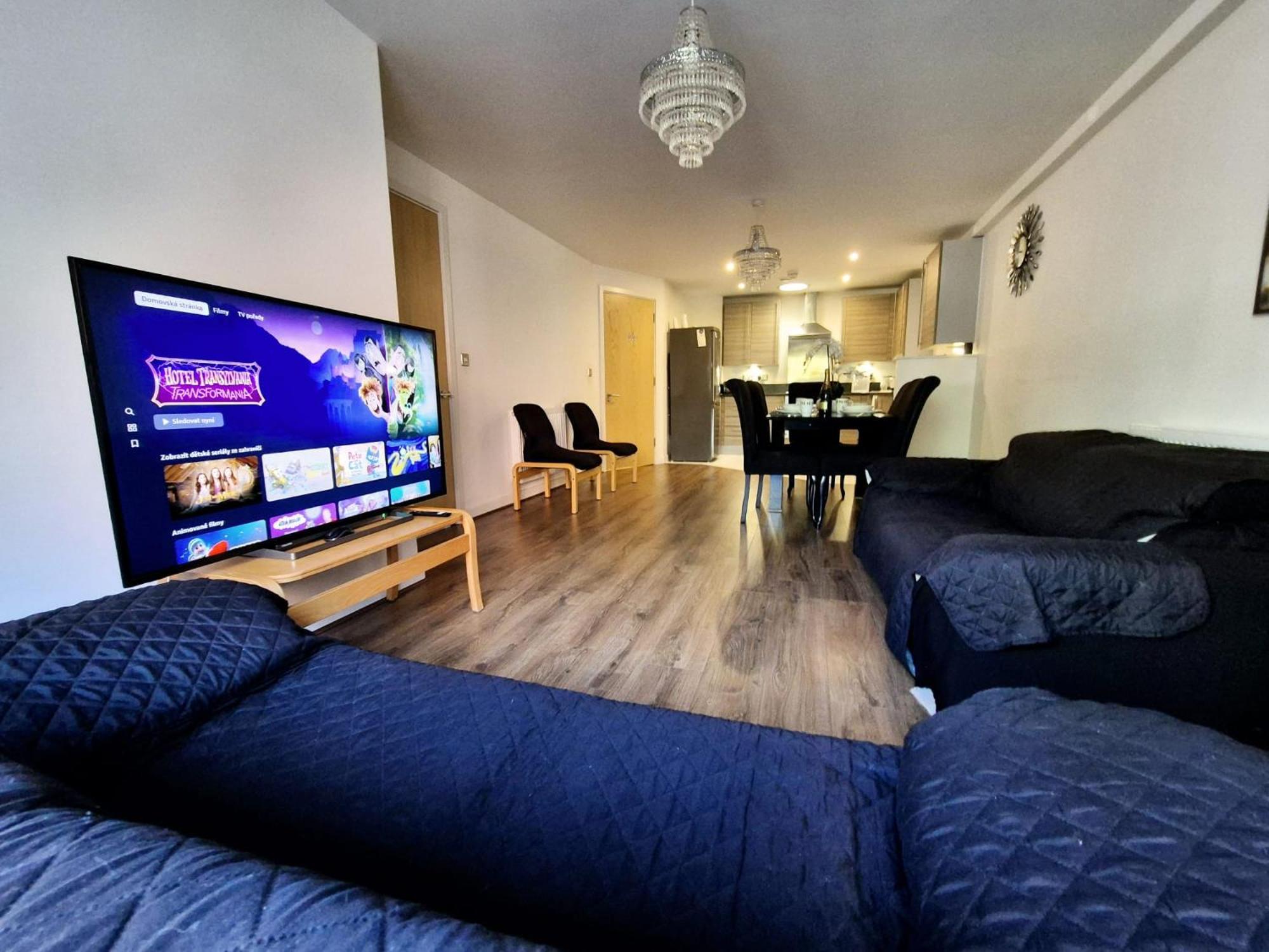 Explore London: 2 Bedroom House In Wood * Londen